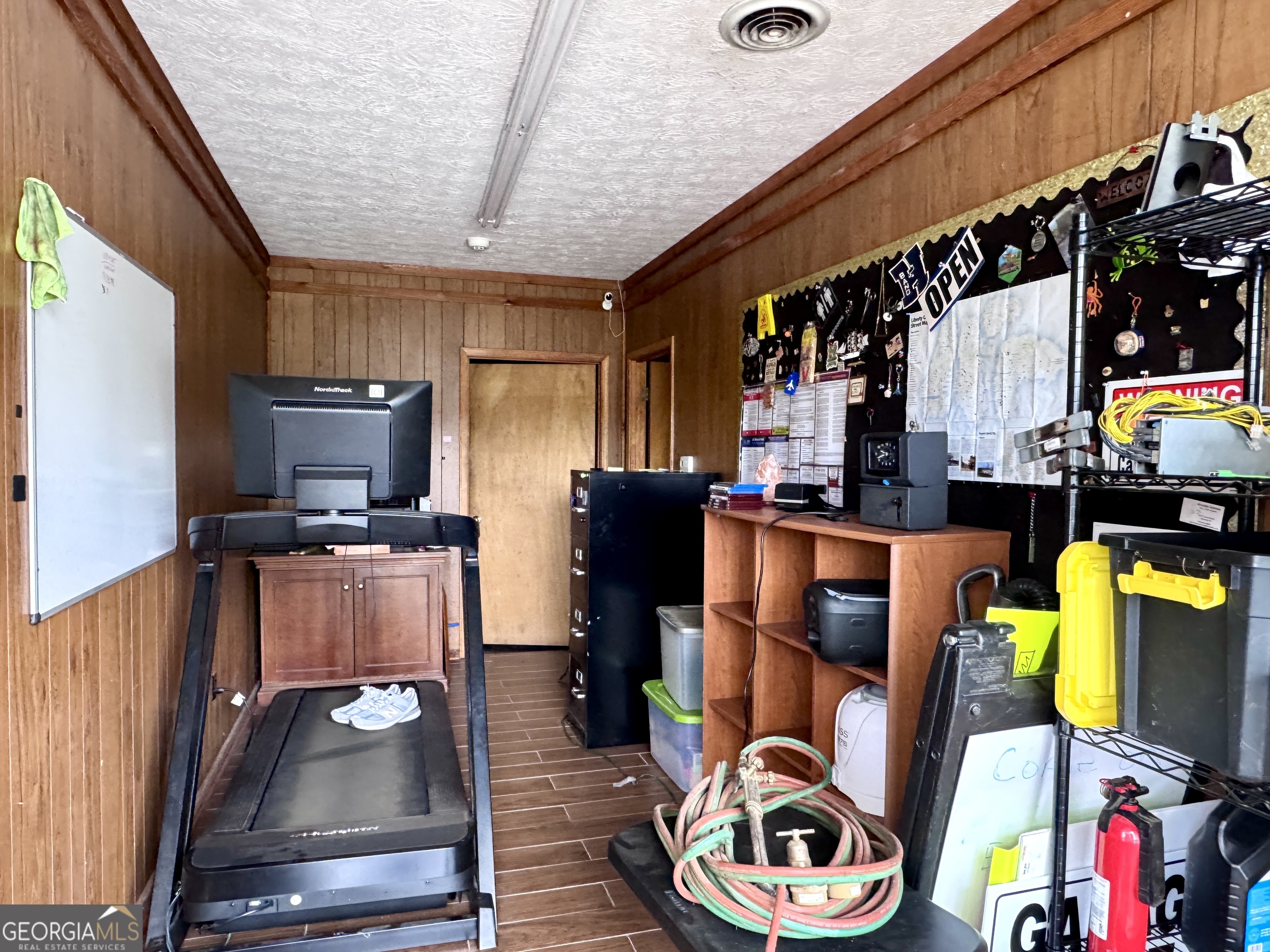 11431 Veterans Memorial Highway Property Photo 32