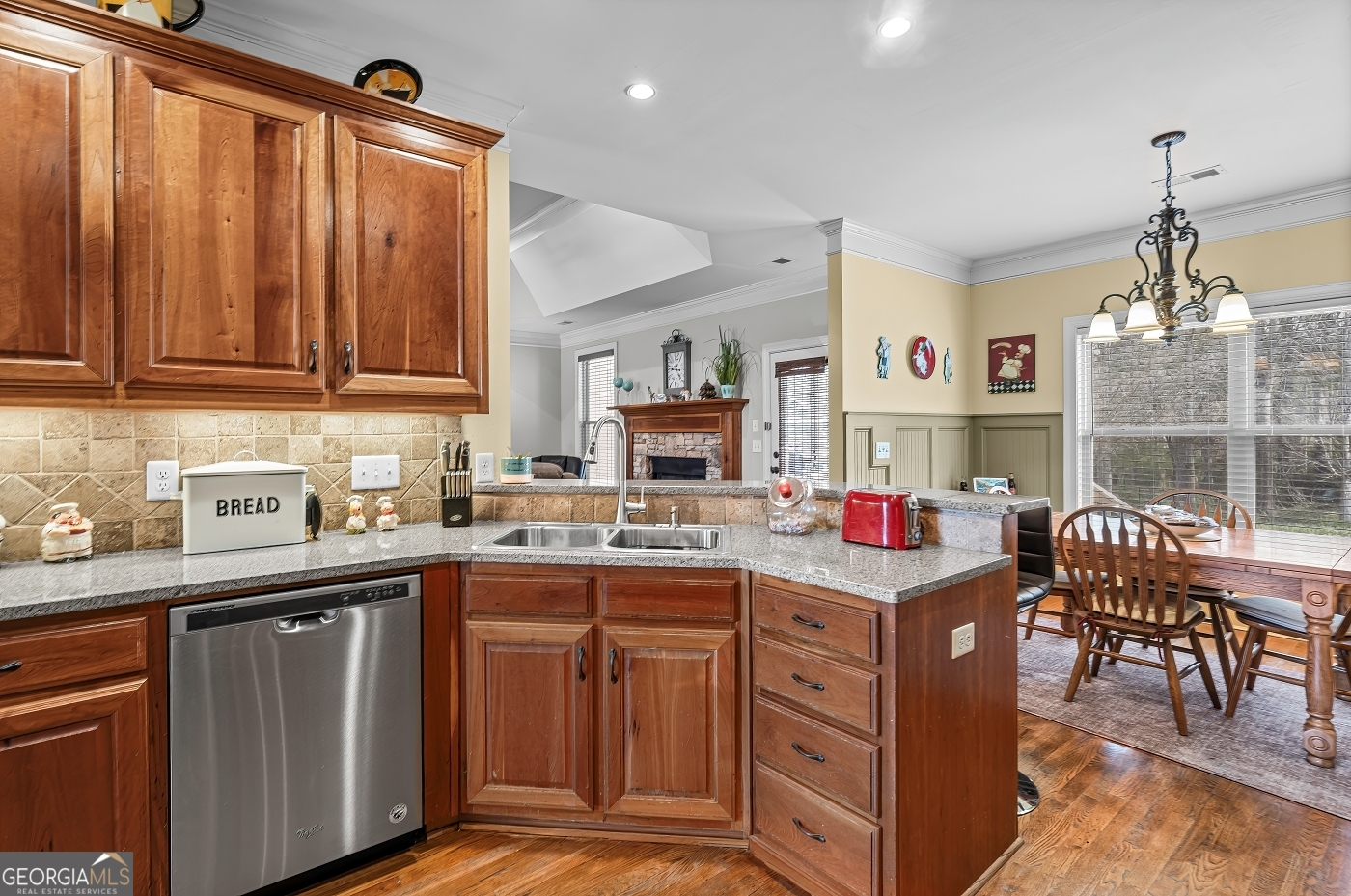 2405 Hickory Grove Drive Property Photo 17