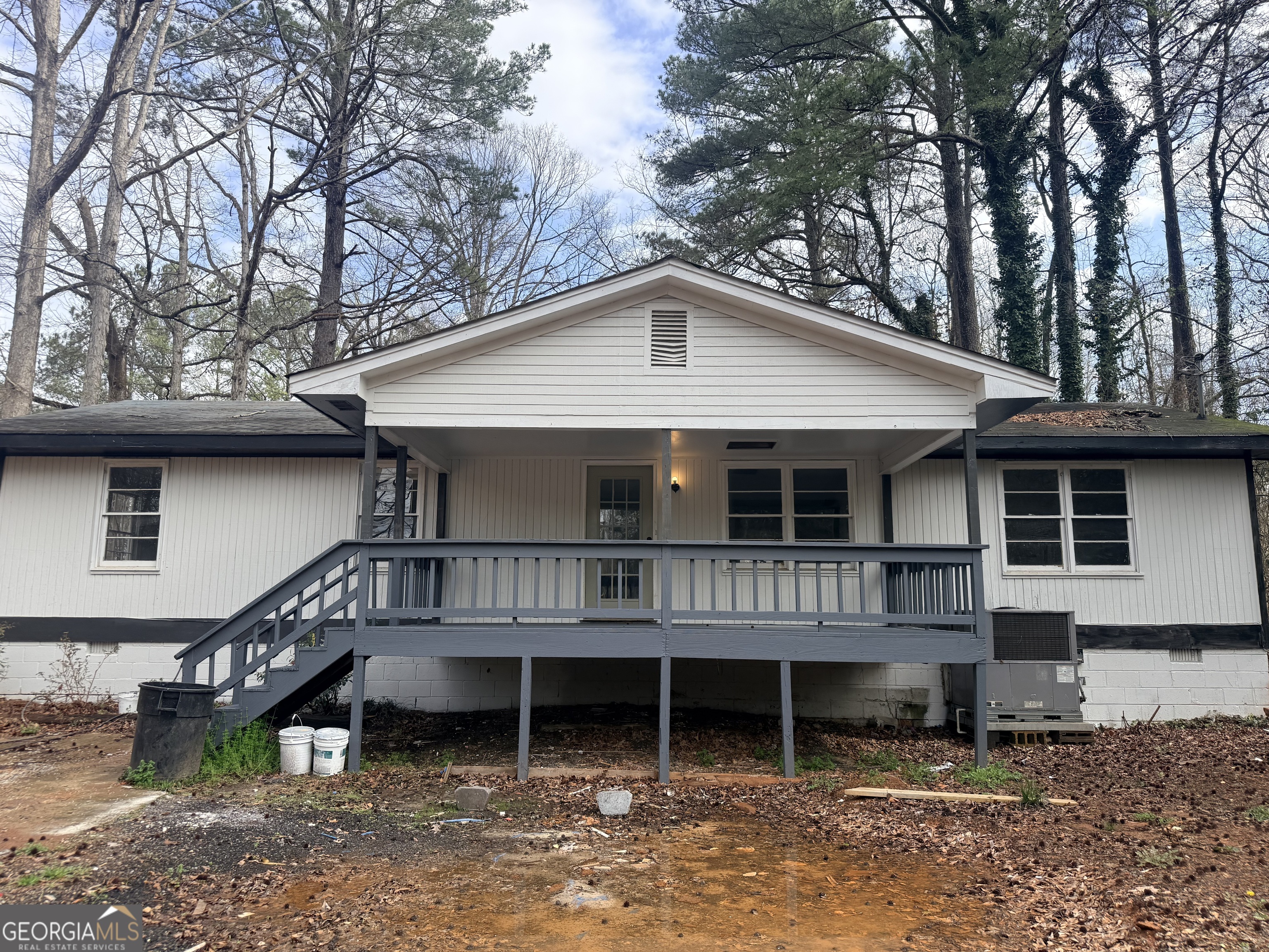 576 Hillcrest Road Property Photo 1