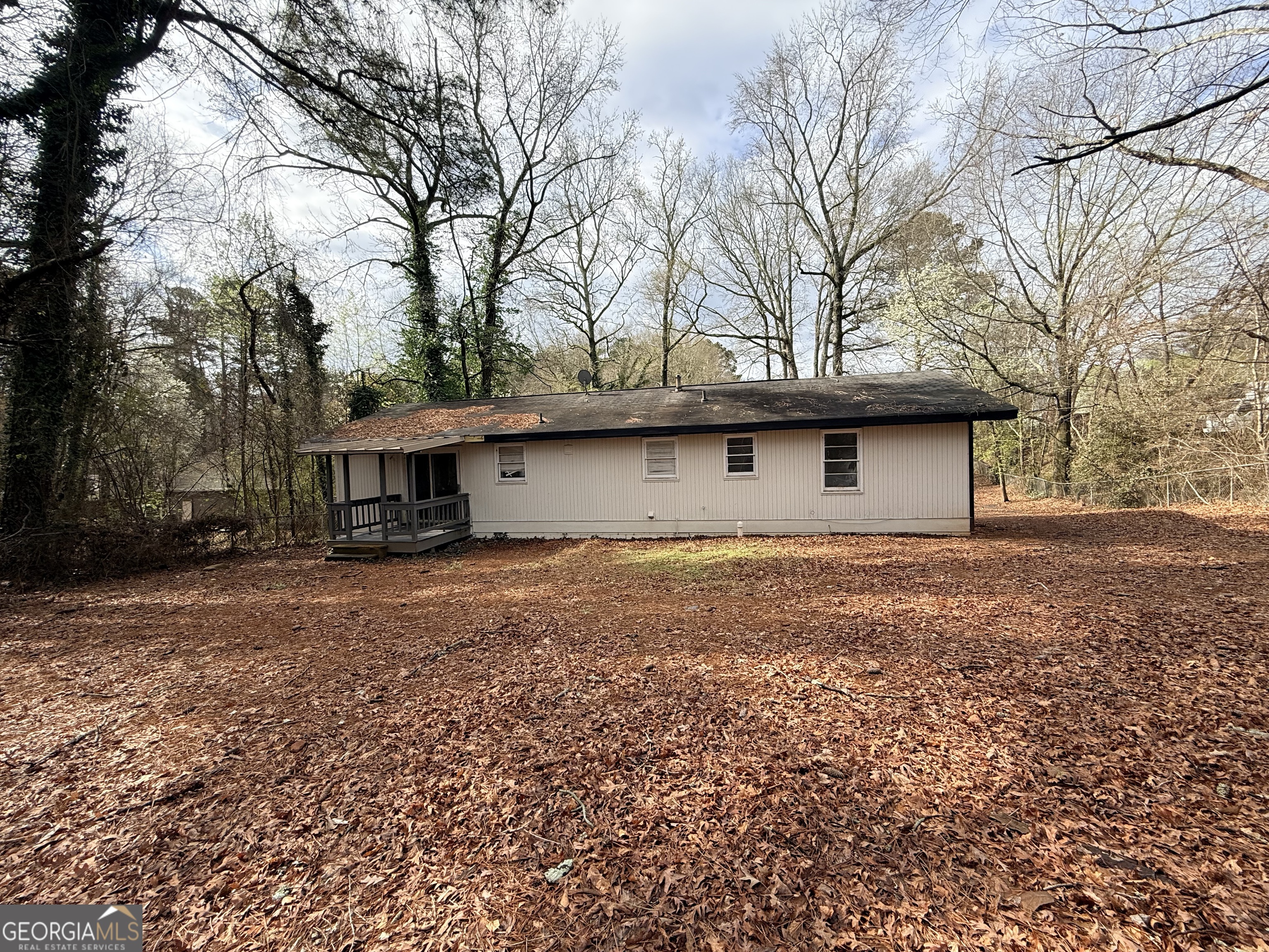 576 Hillcrest Road Property Photo 4