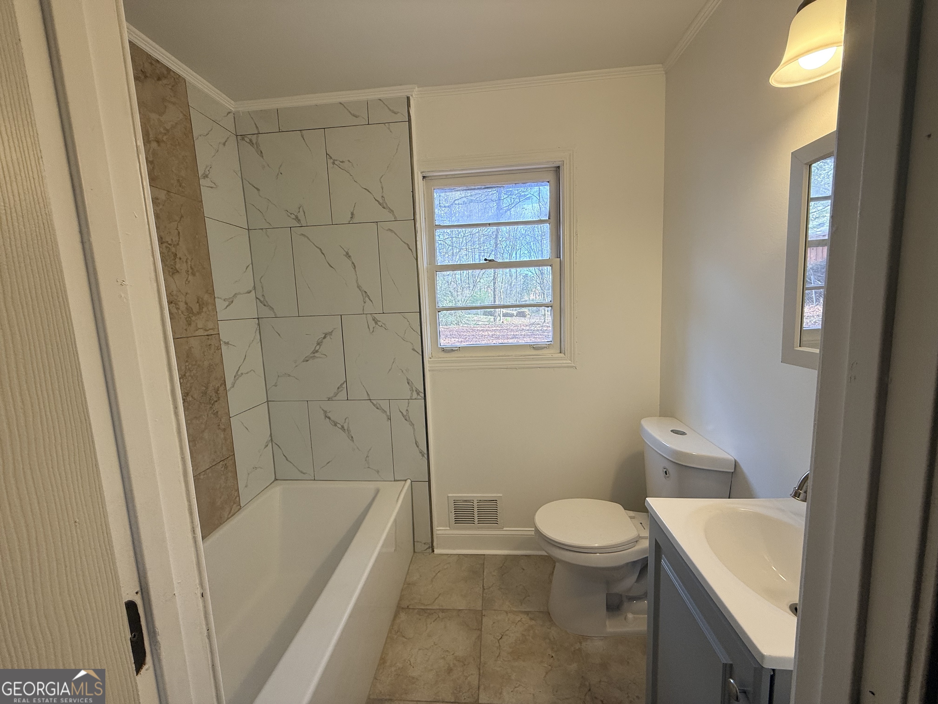 576 Hillcrest Road Property Photo 12