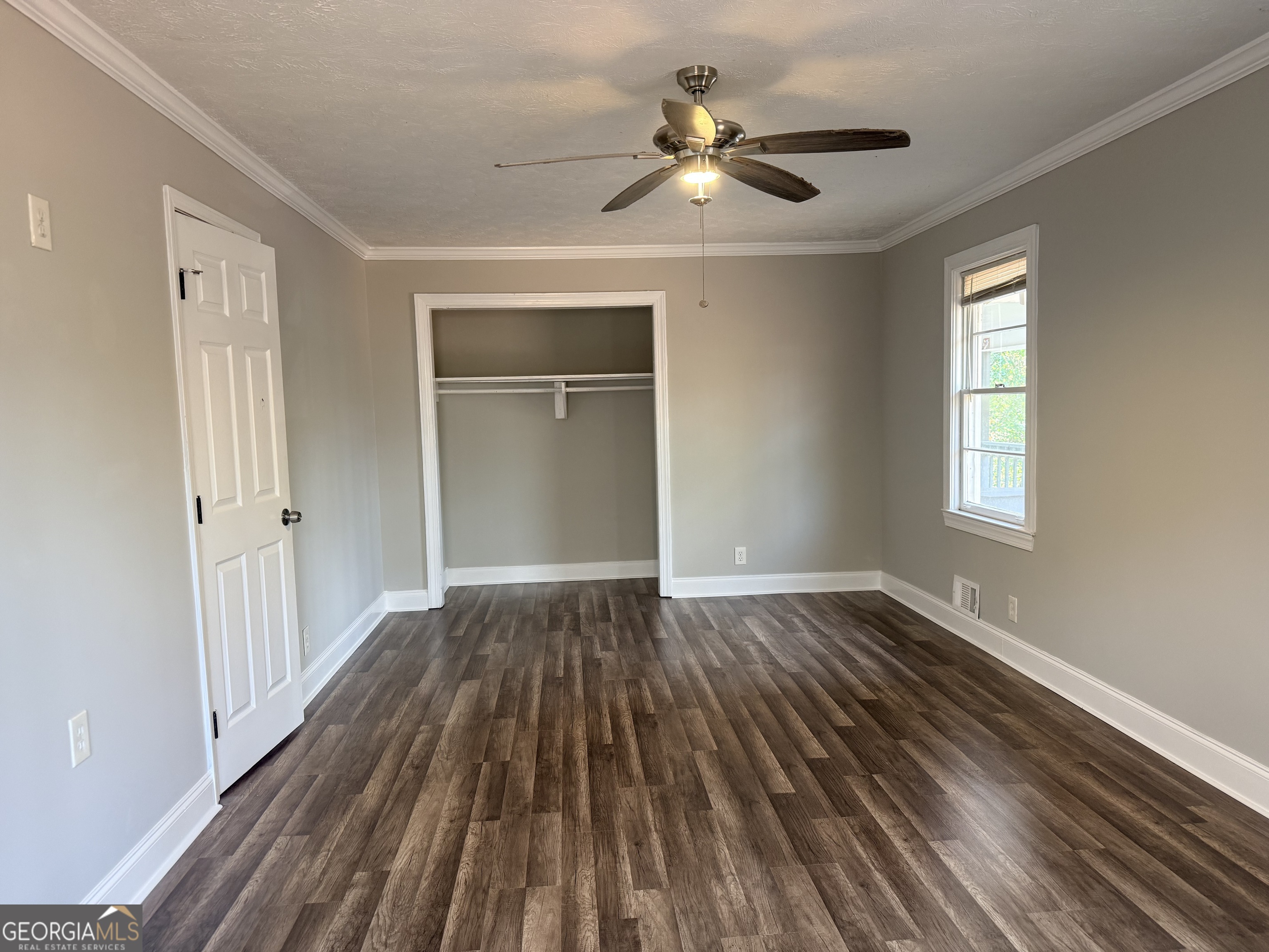 576 Hillcrest Road Property Photo 13