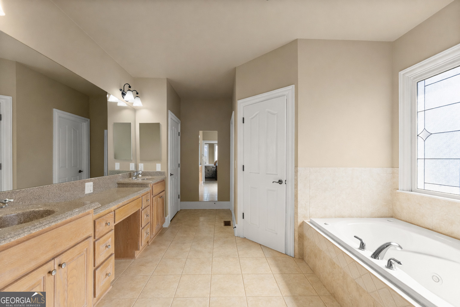 3518 Lake Breeze Lane Property Photo 14