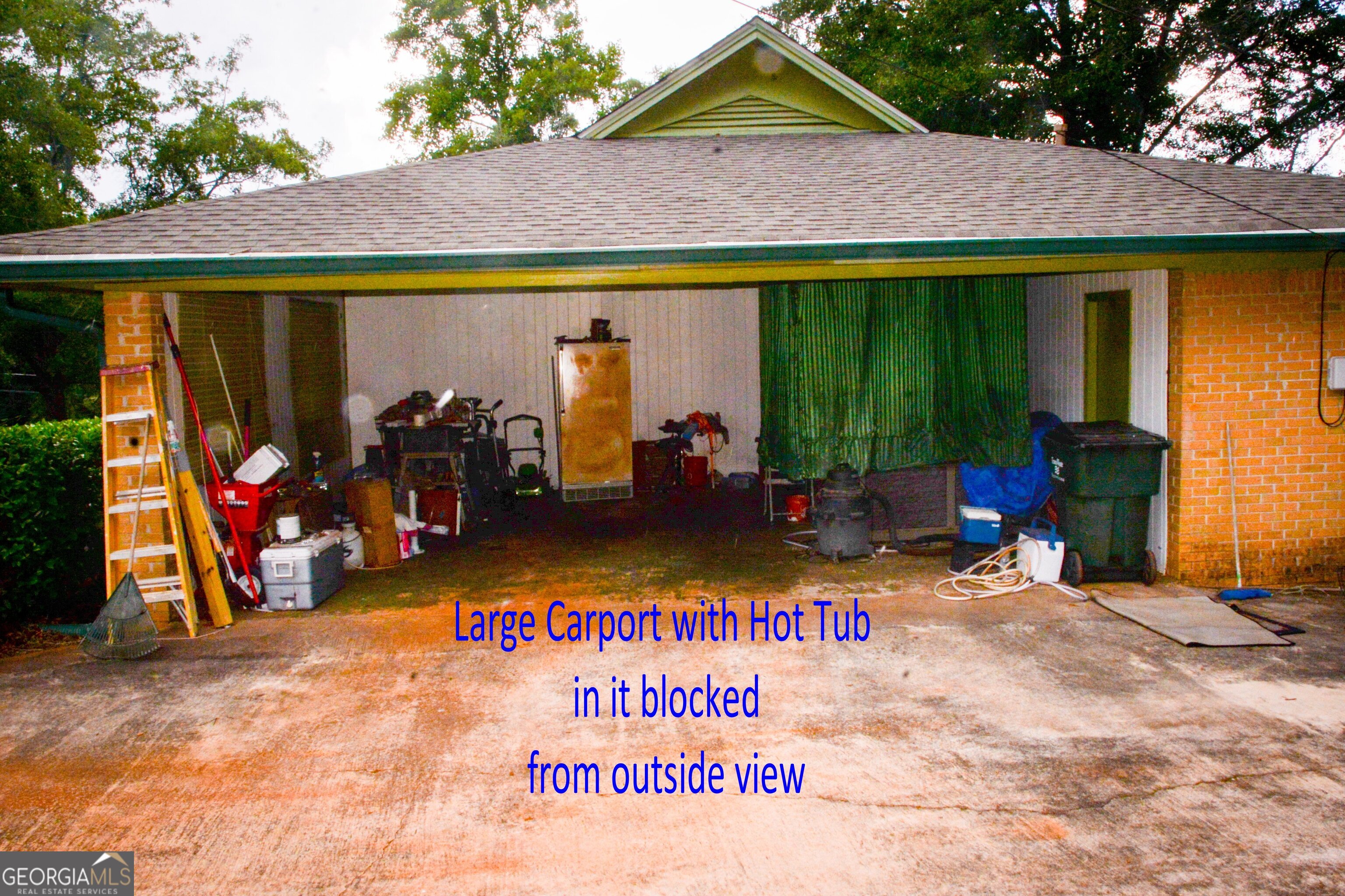101 Pineview Drive Property Photo 2
