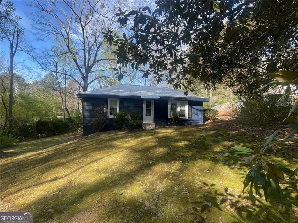 16040 Henderson Road Property Photo 1