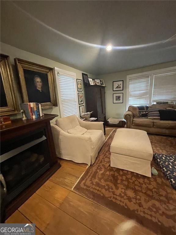 16040 Henderson Road Property Photo 3
