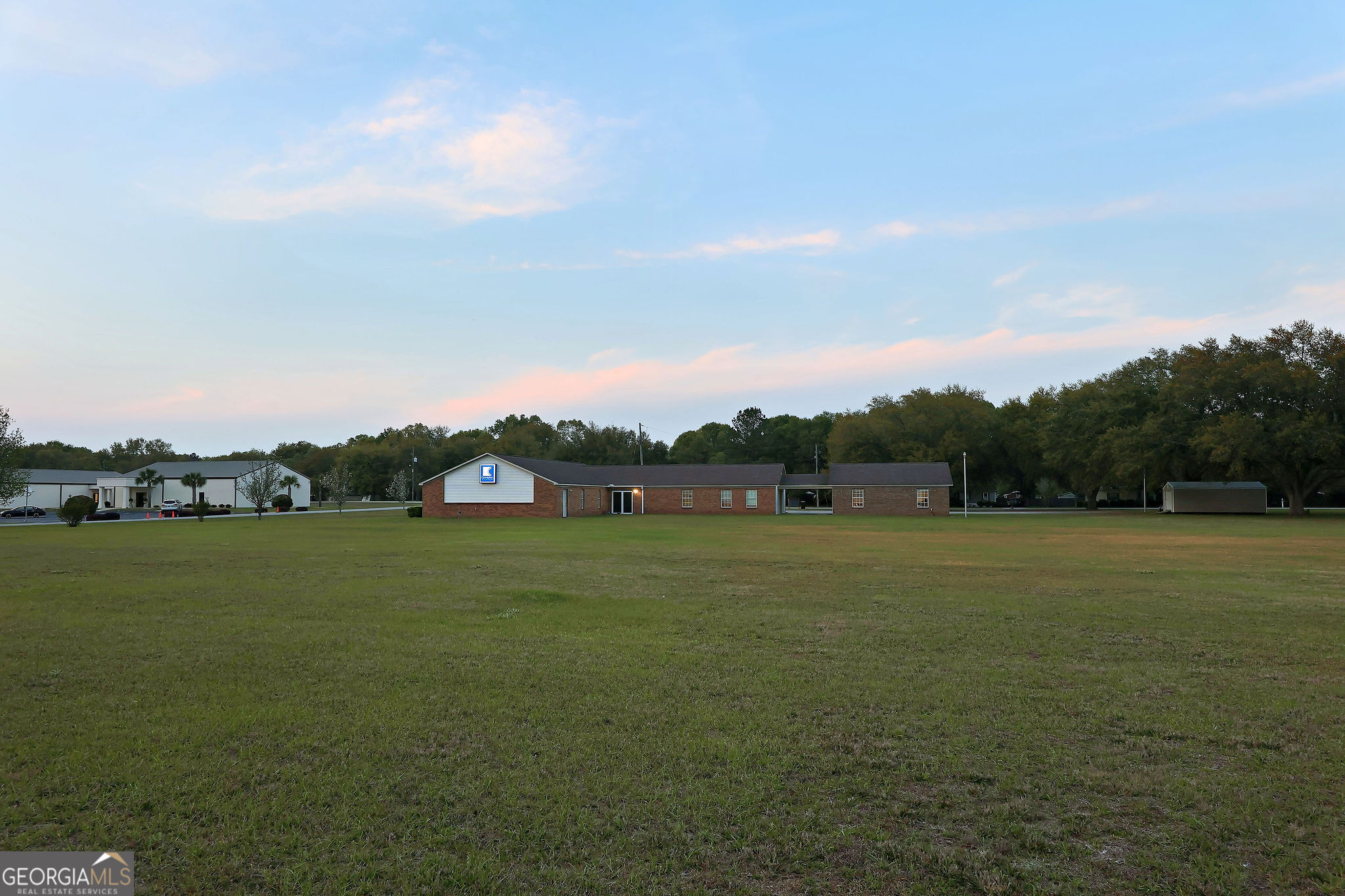 2222 Dothan Road Property Photo 3