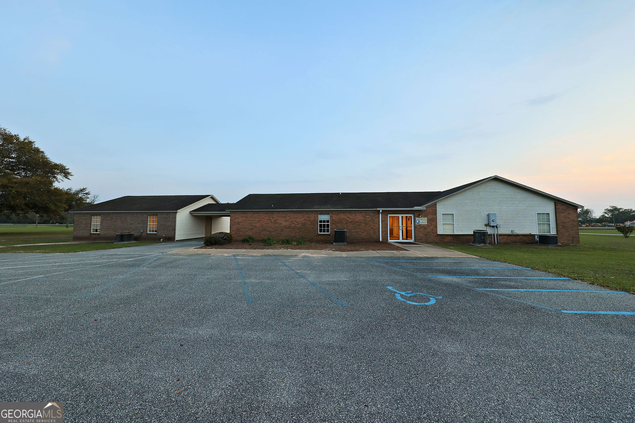 2222 Dothan Road Property Photo 4