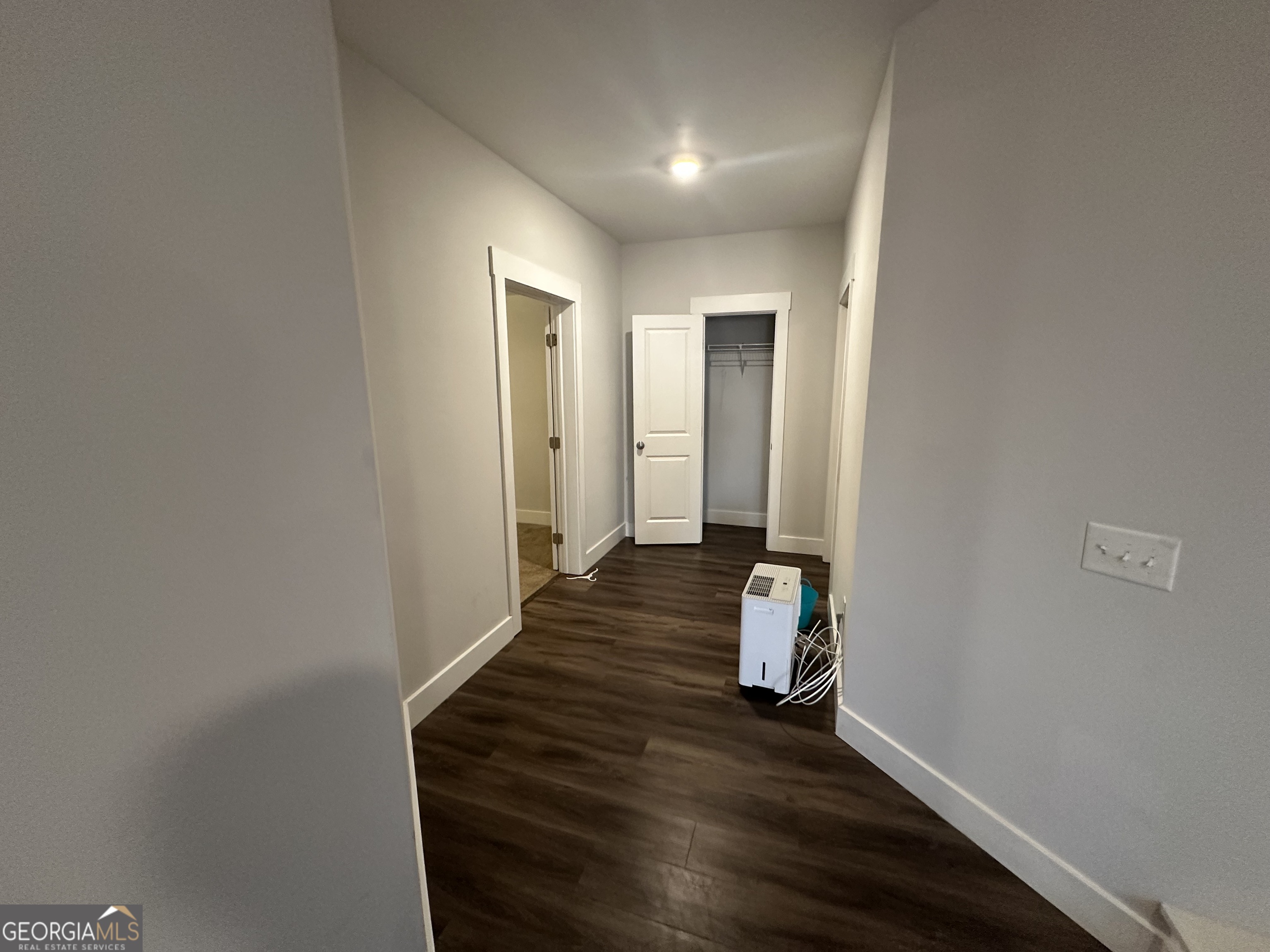 370 Crestbrook Lane Unit B Property Photo 8