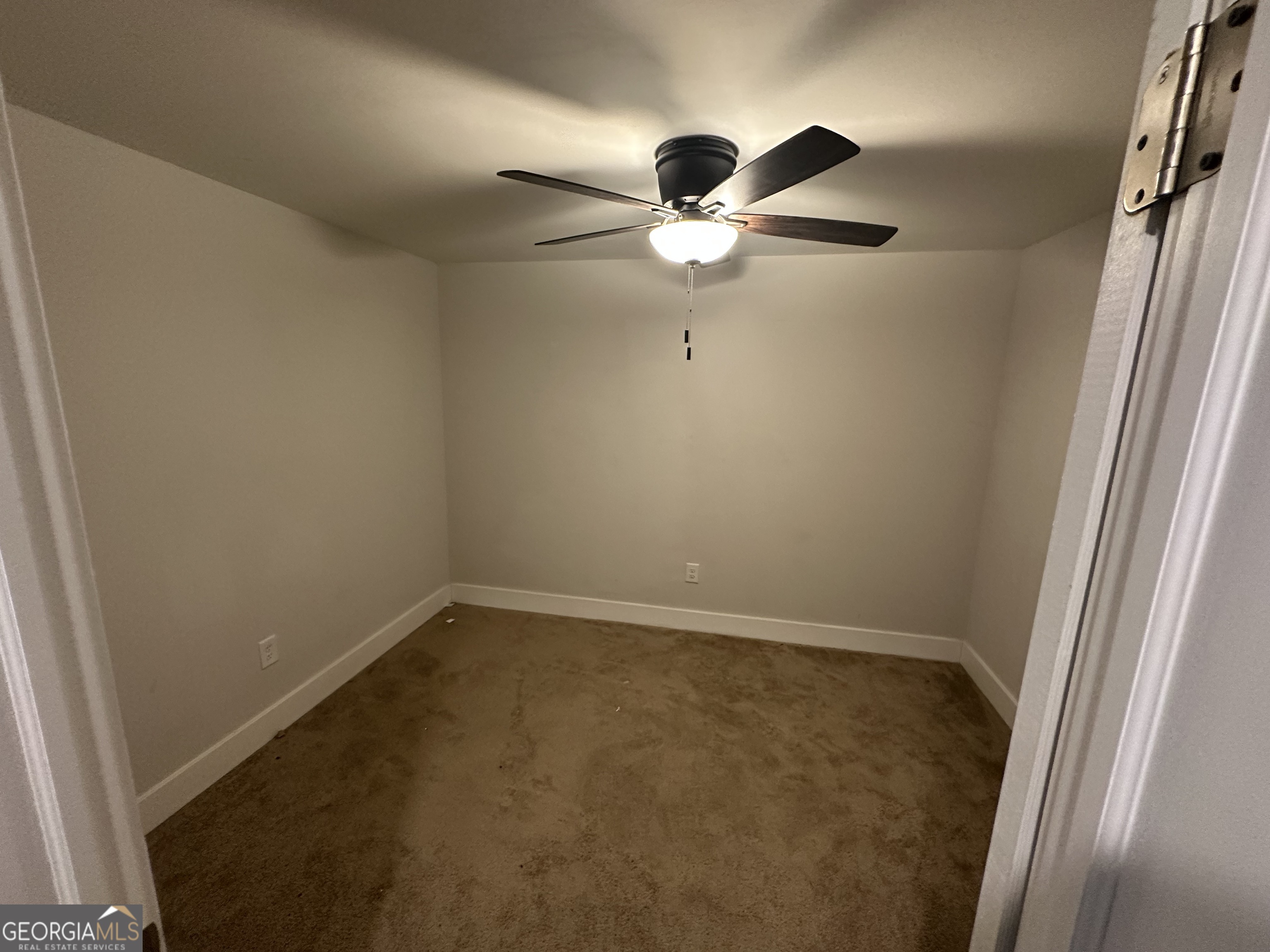 370 Crestbrook Lane Unit B Property Photo 9