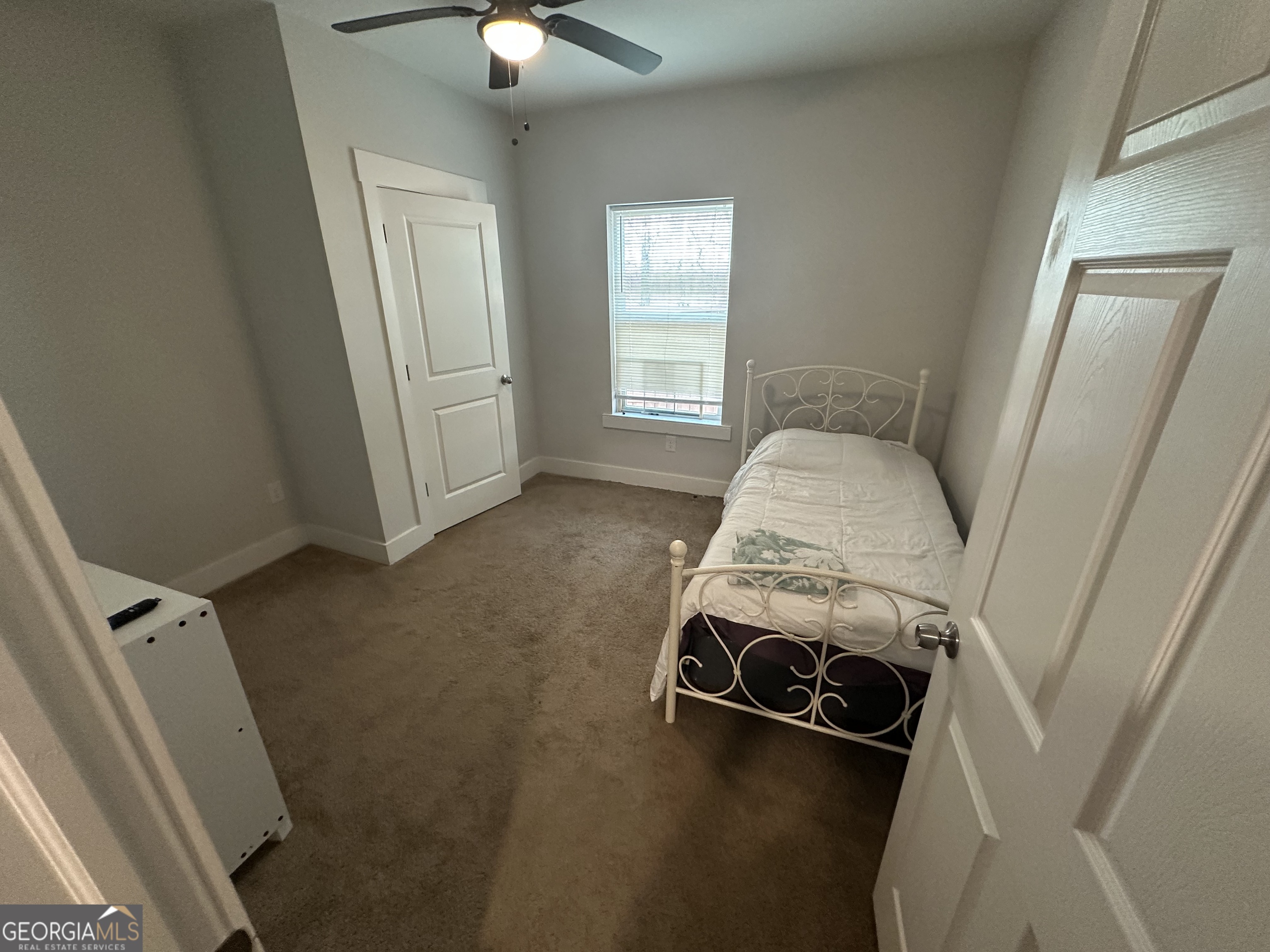 370 Crestbrook Lane Unit B Property Photo 20