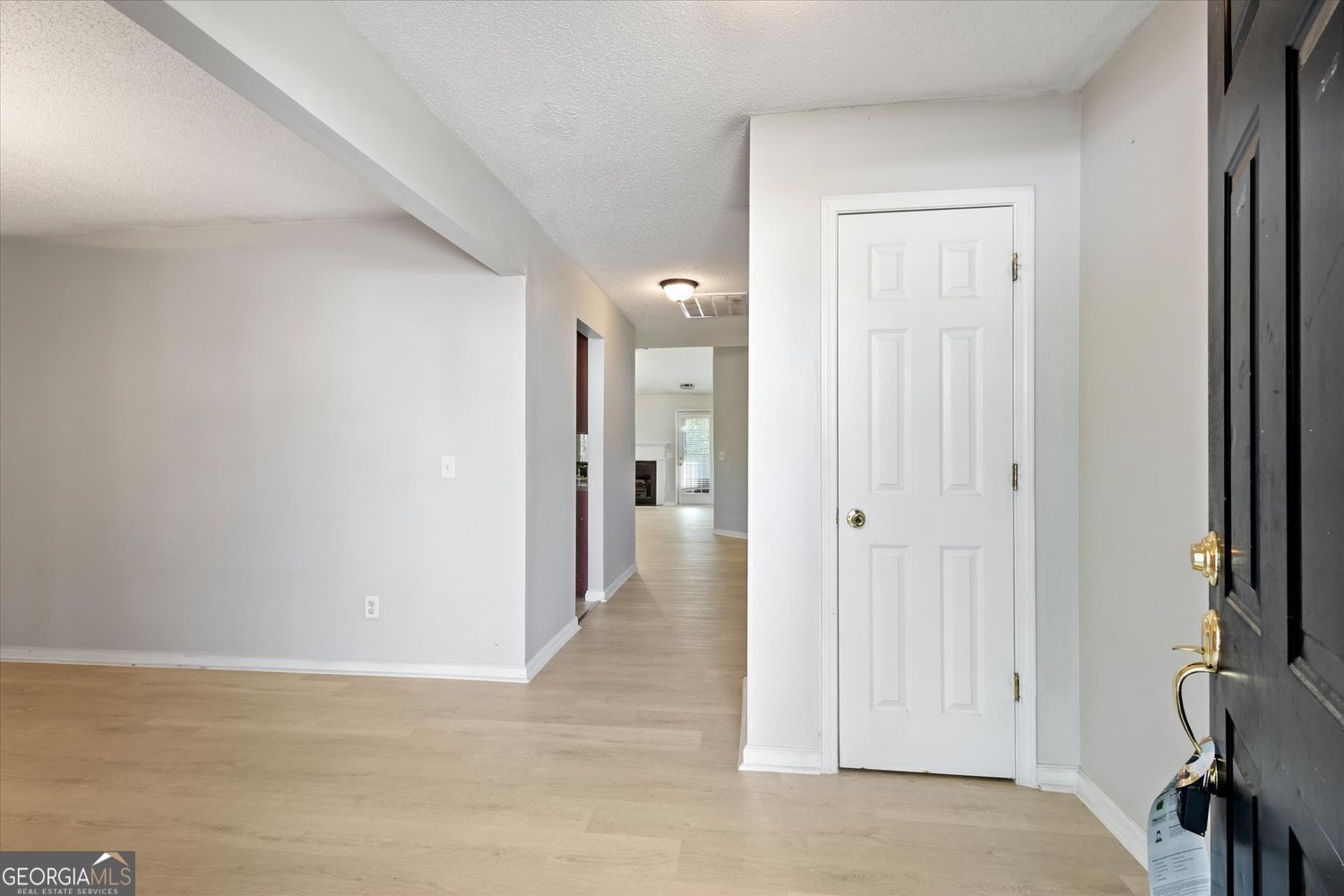 118 Covington Cove Property Photo 4