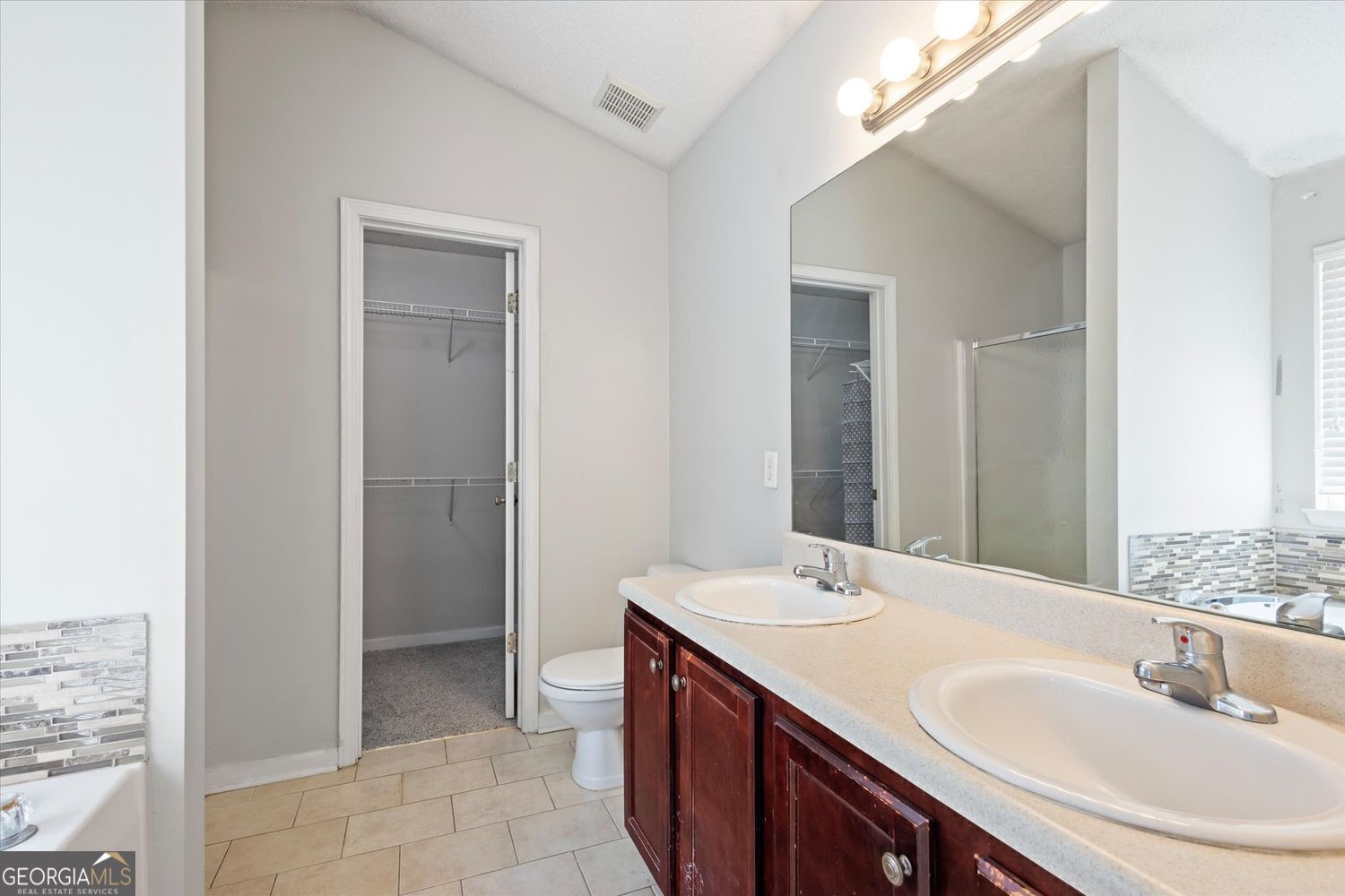 118 Covington Cove Property Photo 16
