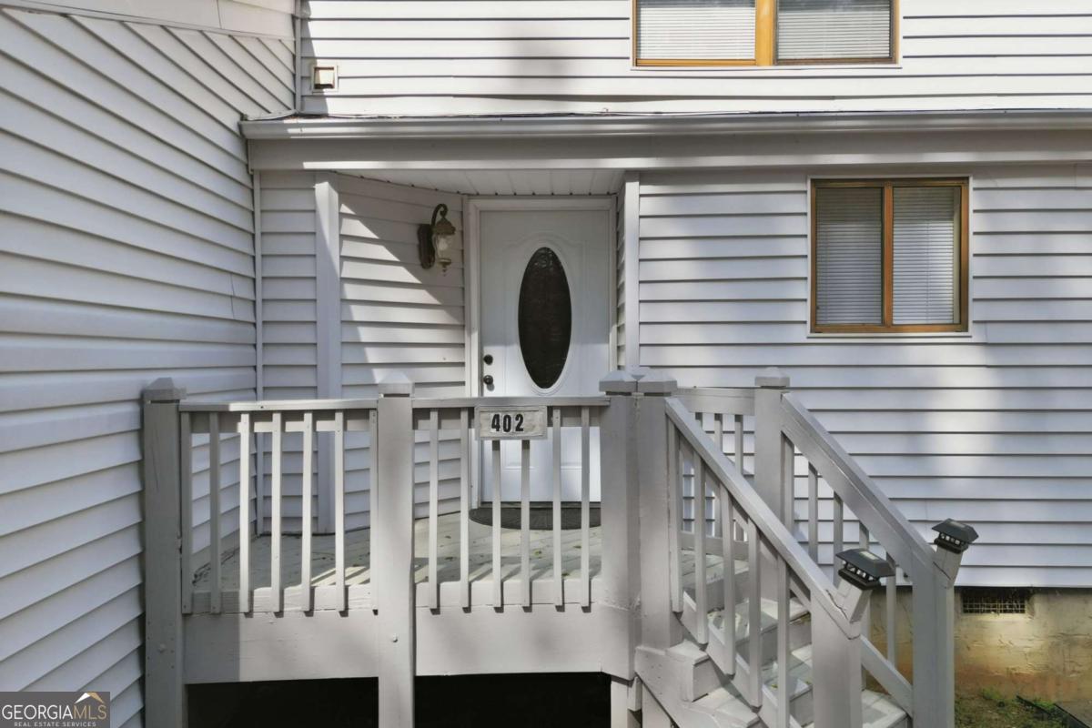 402 Willow Way Property Photo 4