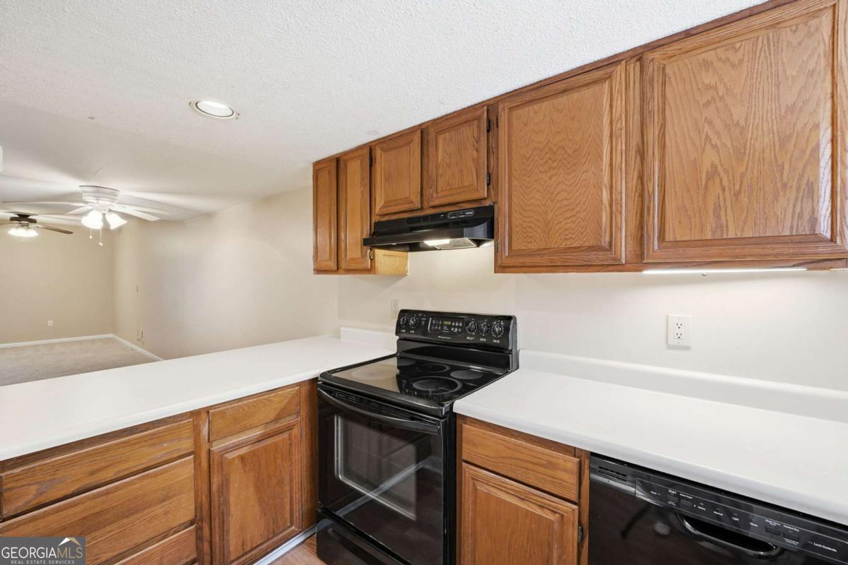 402 Willow Way Property Photo 8