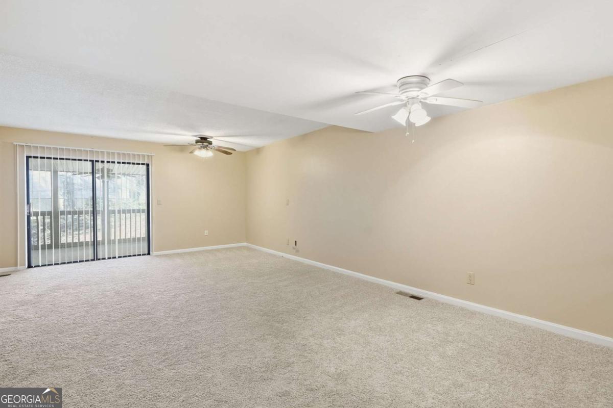 402 Willow Way Property Photo 12