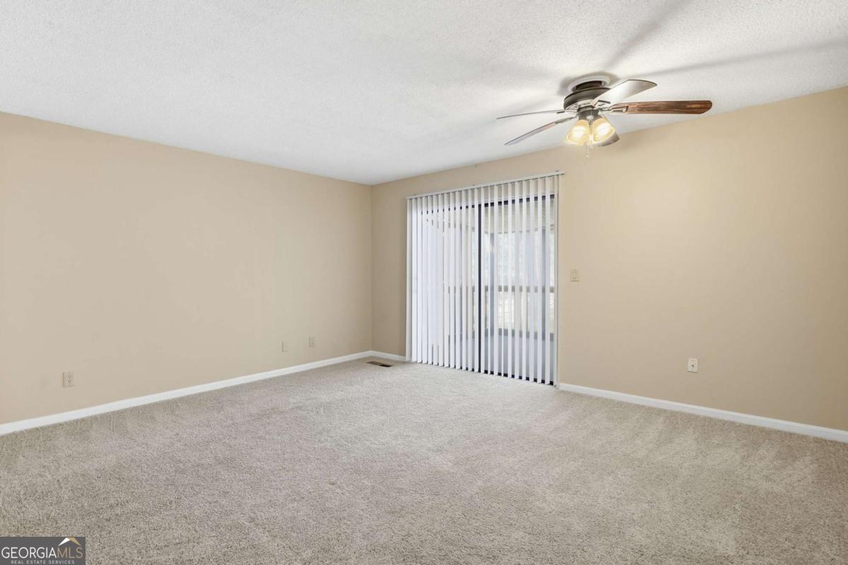 402 Willow Way Property Photo 14