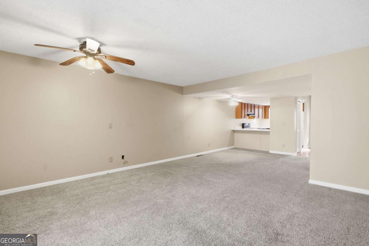 402 Willow Way Property Photo 15