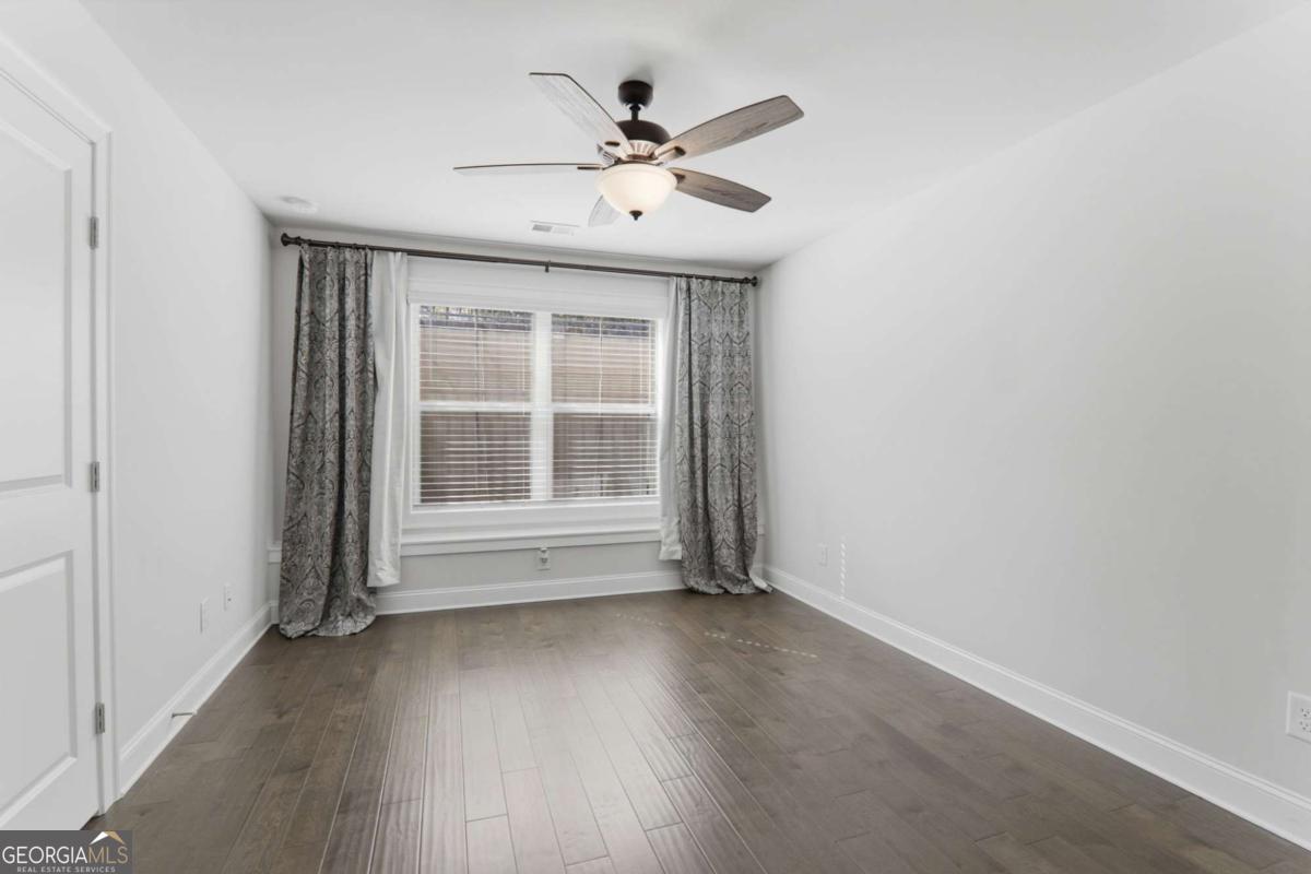 2051 Glenview Park Circle Property Photo 13