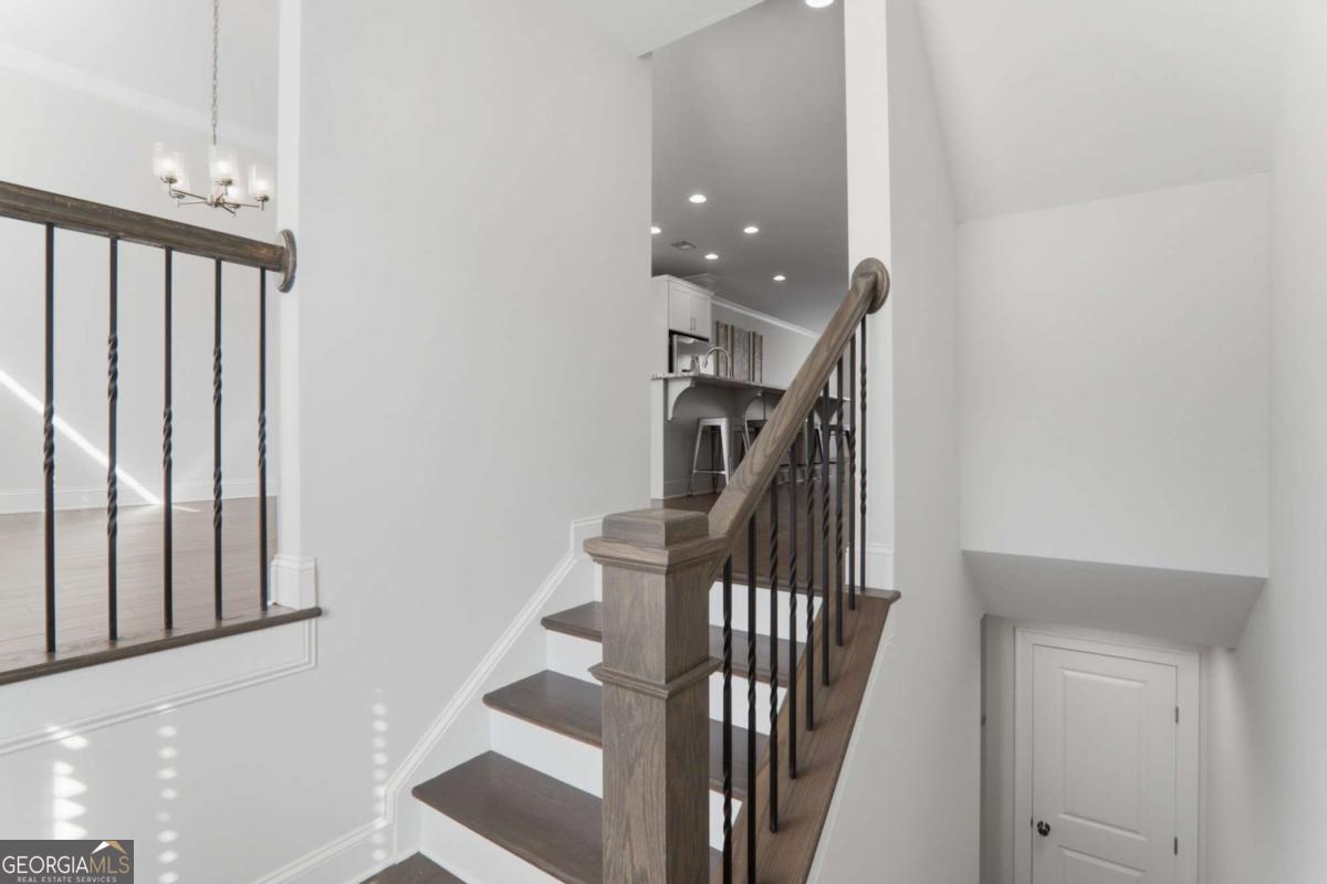 2051 Glenview Park Circle Property Photo 14