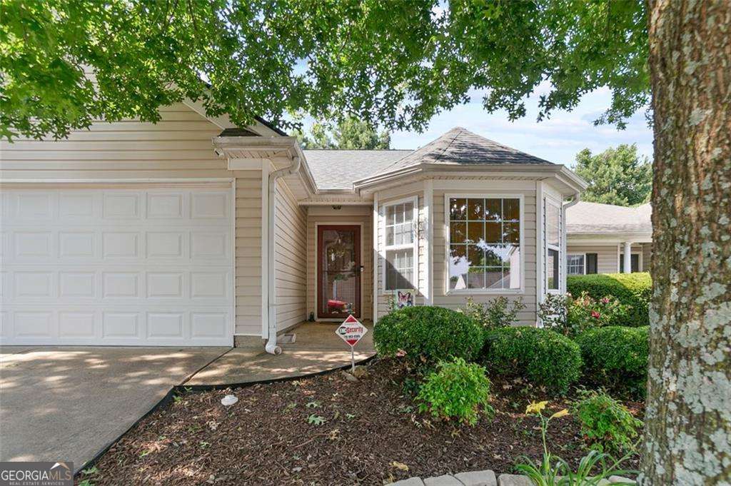 64 HILL CREST Circle Property Photo 1