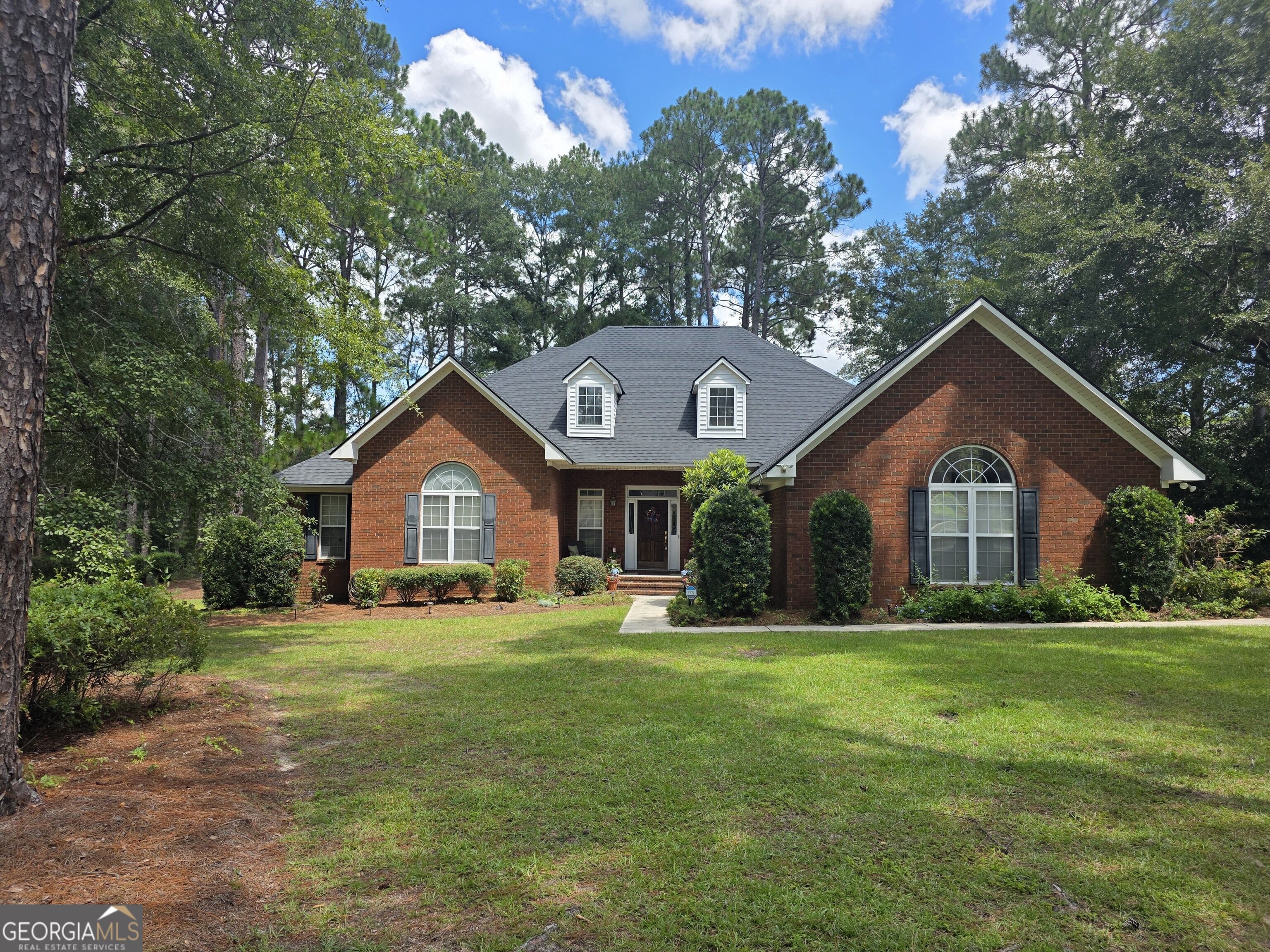 207 Wellington Circle Property Photo 1
