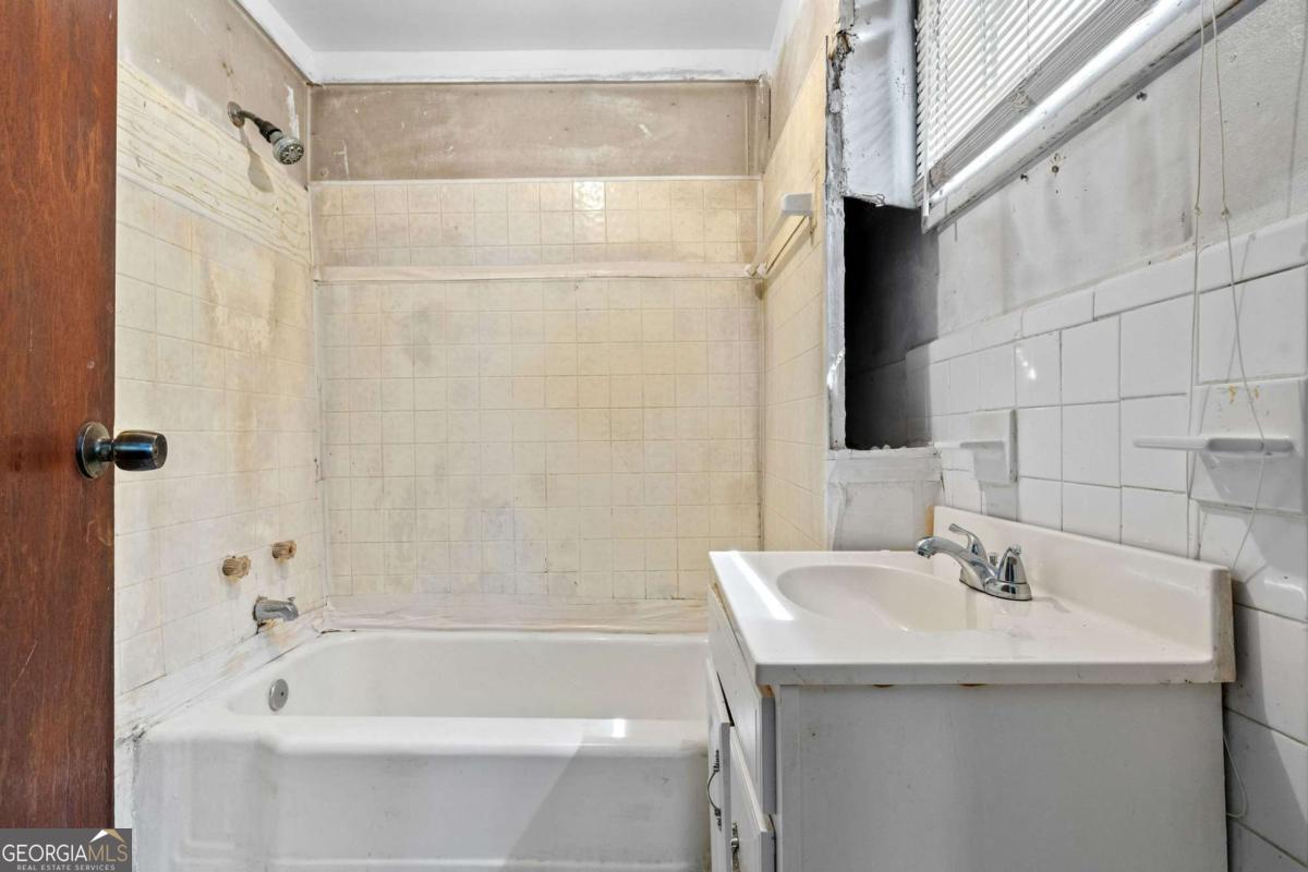 31 Elm Street Property Photo 10