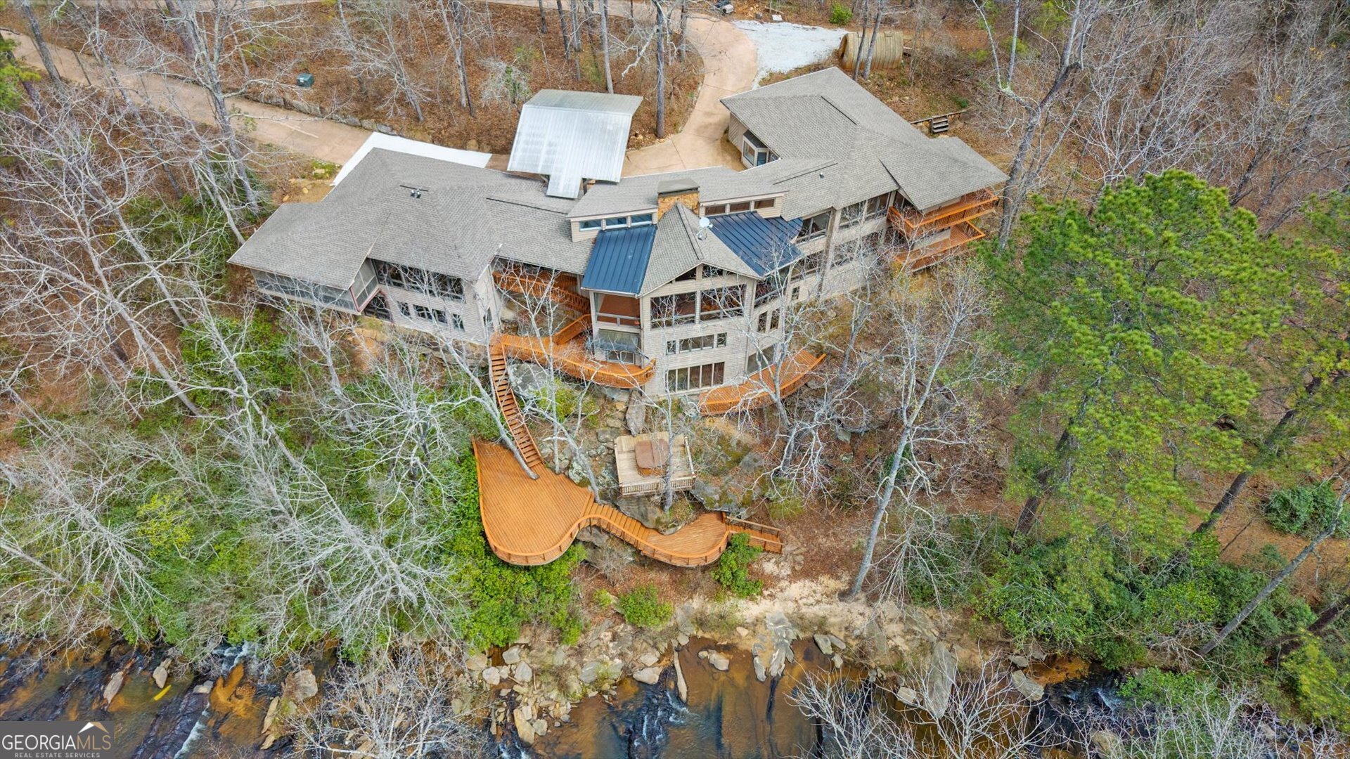 1290 Davis Road Property Photo 1