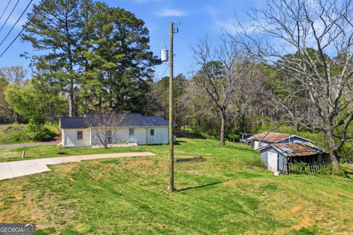 3823 Cumming Highway Property Photo 5