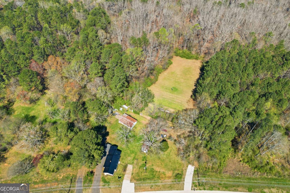 3823 Cumming Highway Property Photo 8