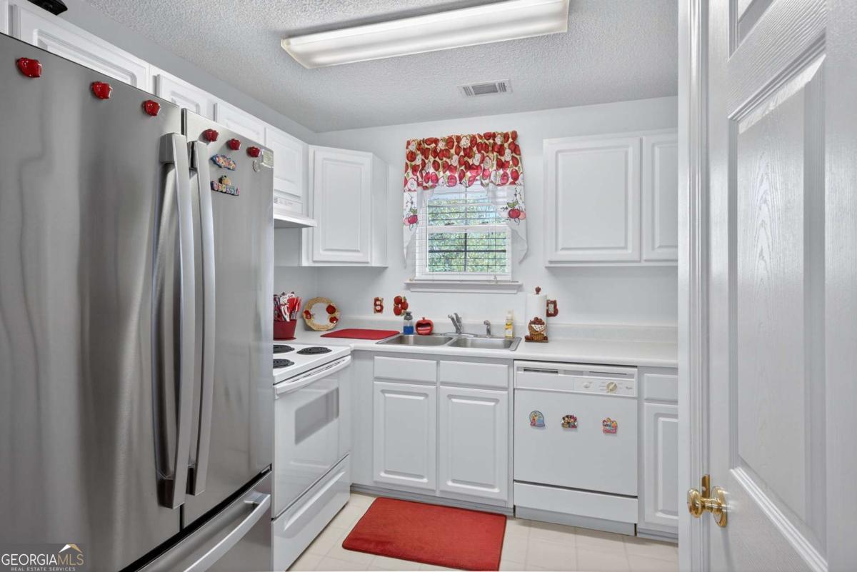 310 Tibet Avenue # 8 Property Photo 12