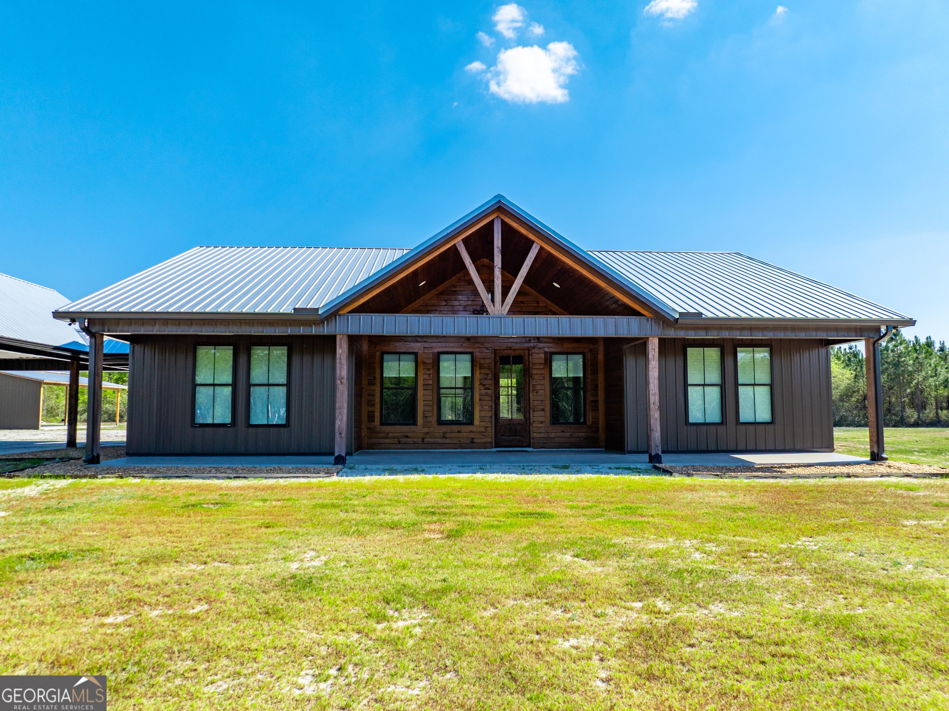 4701 Riggins Road Property Photo 4