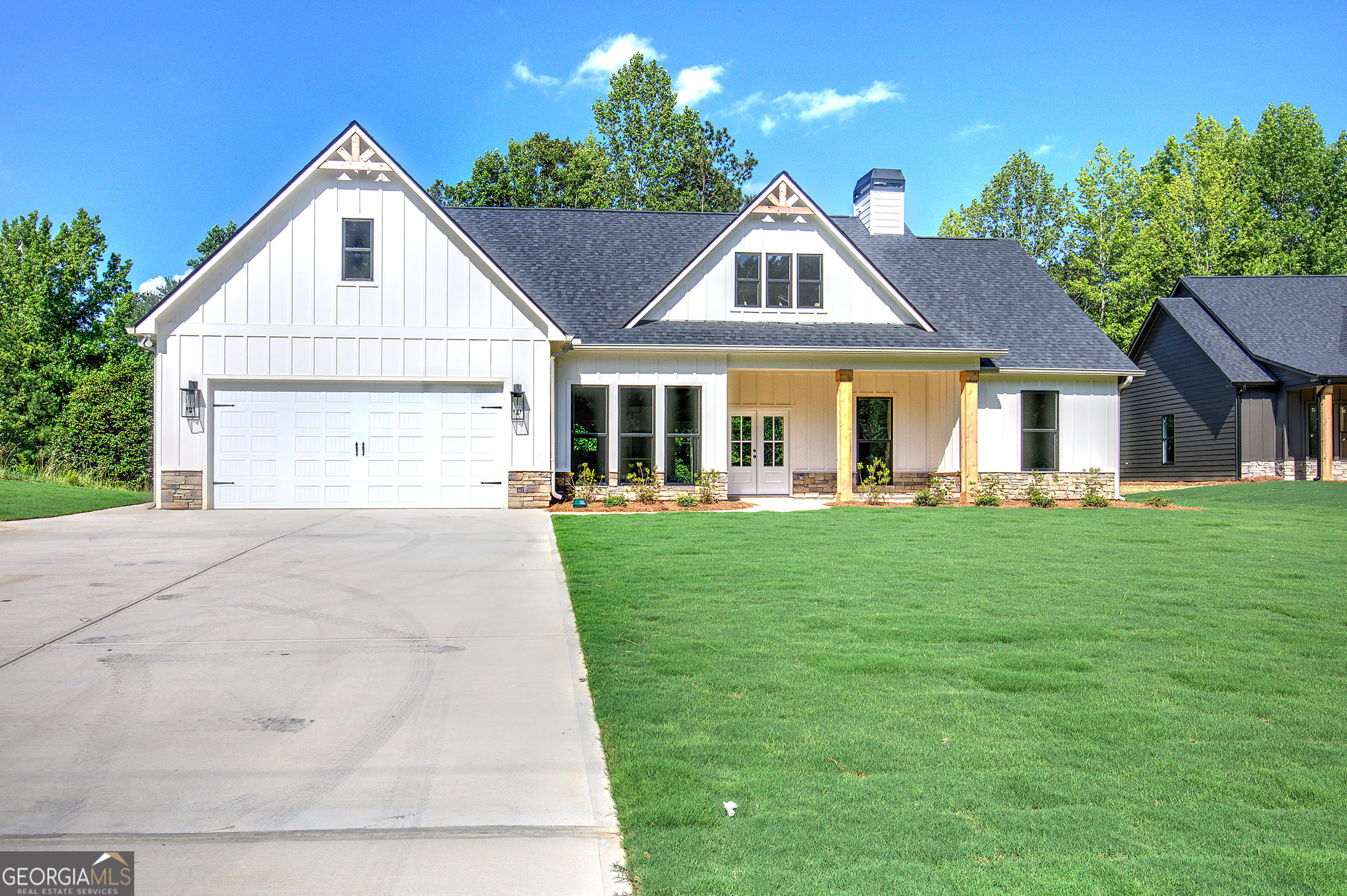 663 Clyde Cole Road Property Photo 2