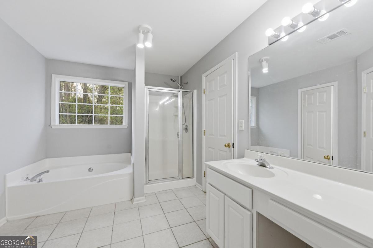 813 Cork Oak Lane Property Photo 15