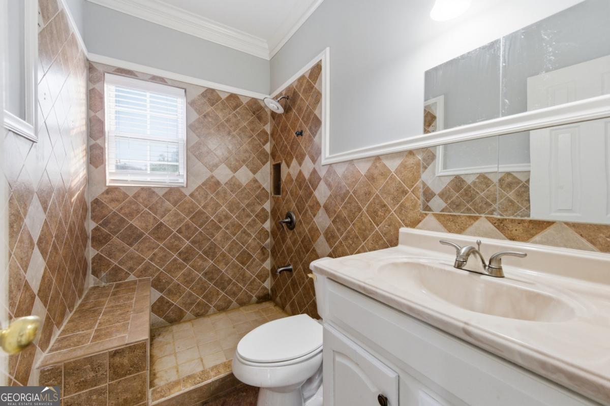 813 Cork Oak Lane Property Photo 16