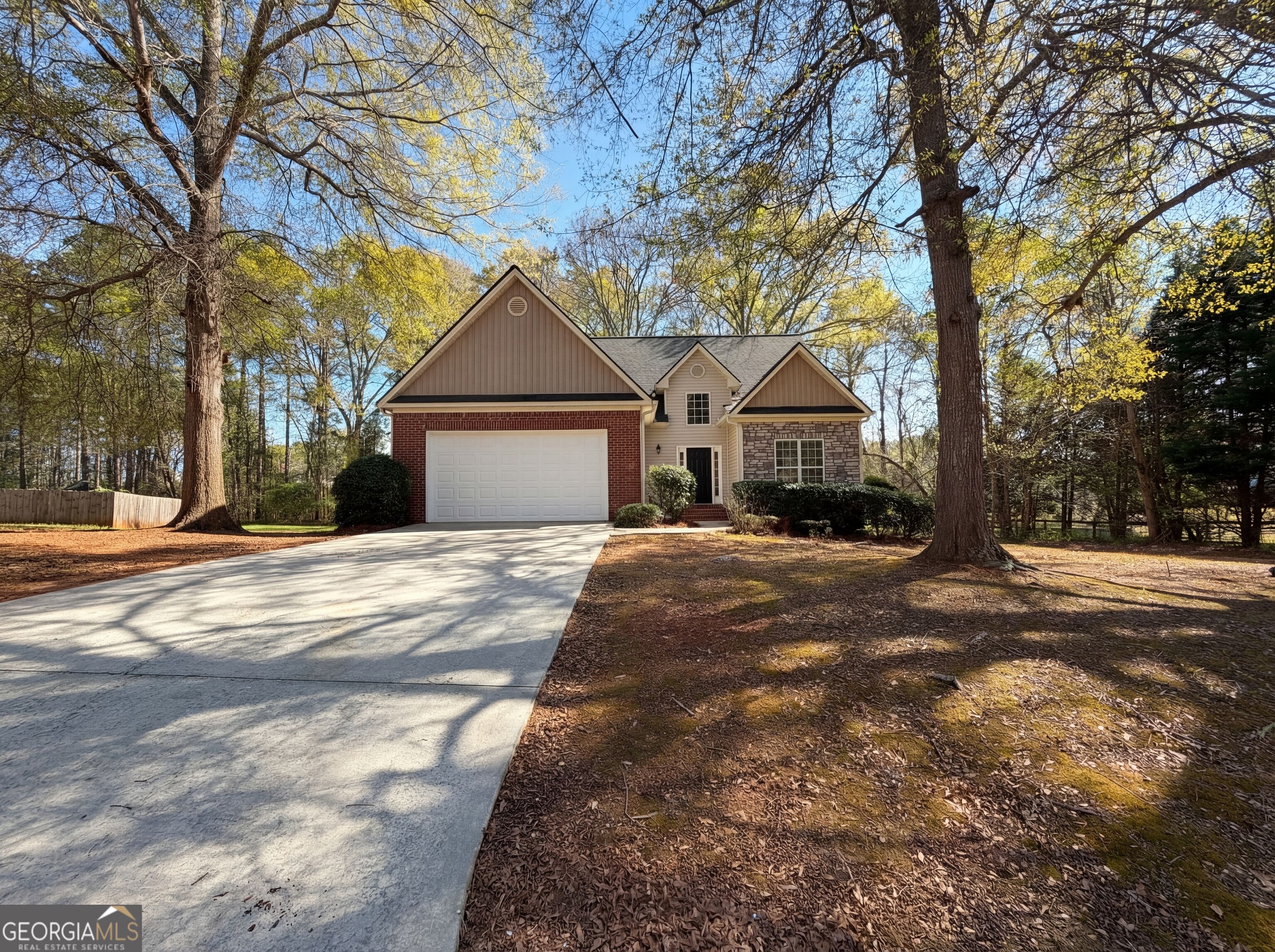 95 Woods Way Property Photo 5