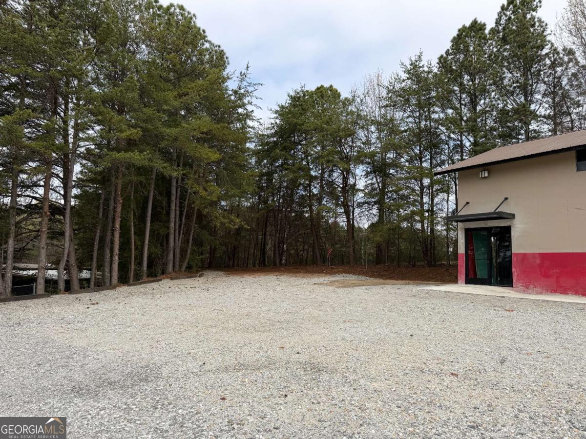 727 Airport Road Property Photo 6