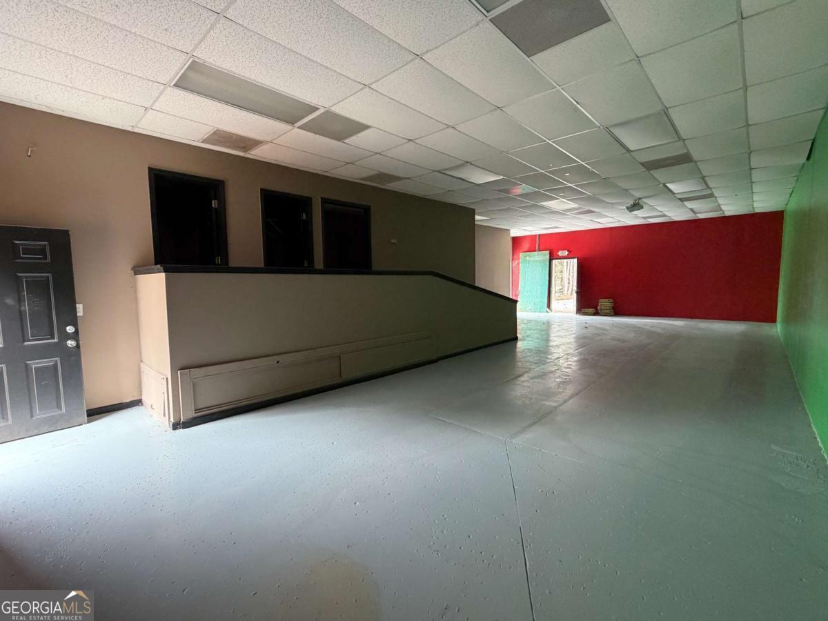 727 Airport Road Property Photo 26