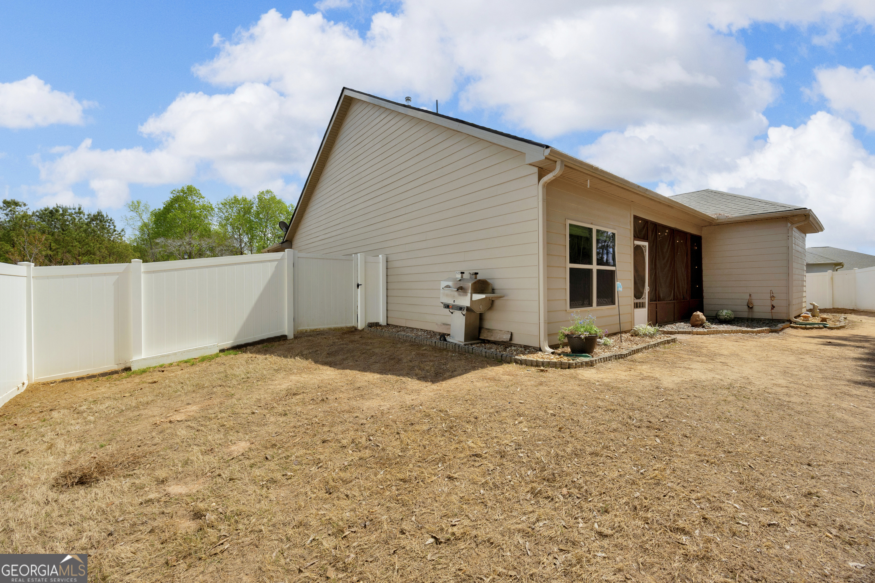 825 Hidden Hollow Circle Property Photo 3