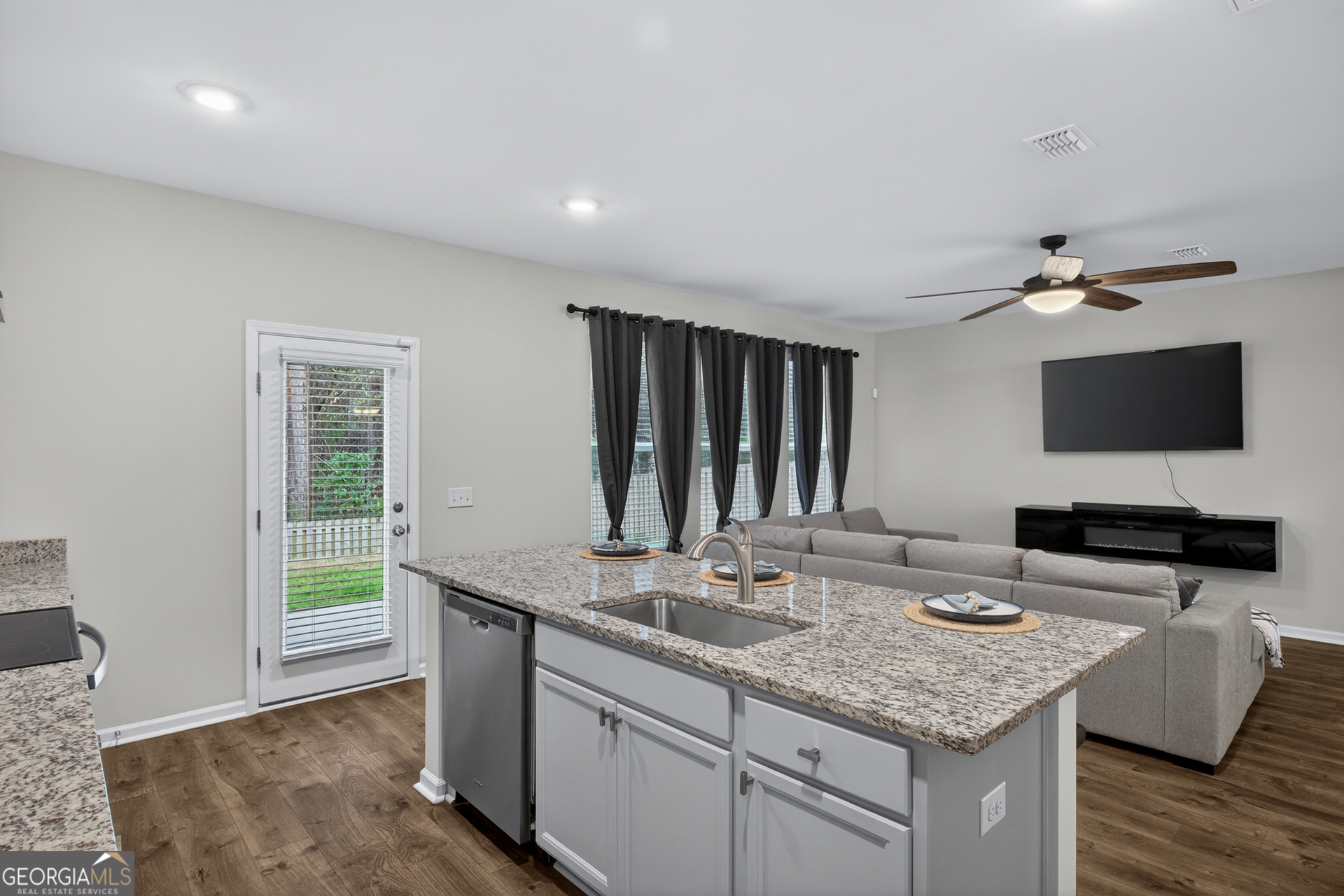 312 Serengeti Boulevard Property Photo 11