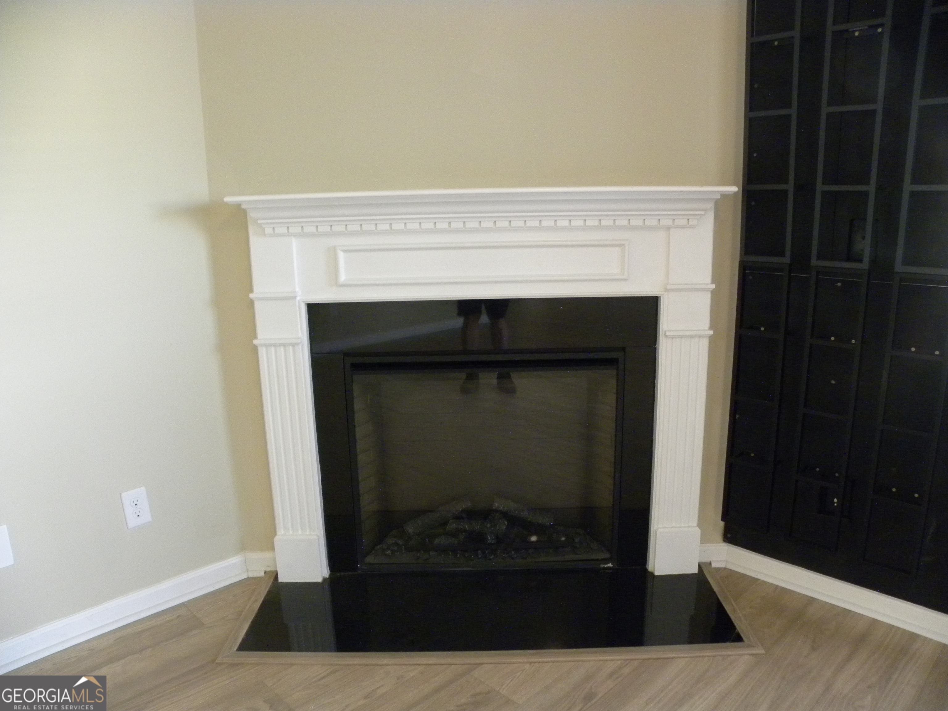 2466 Foxy Drive Property Photo 3