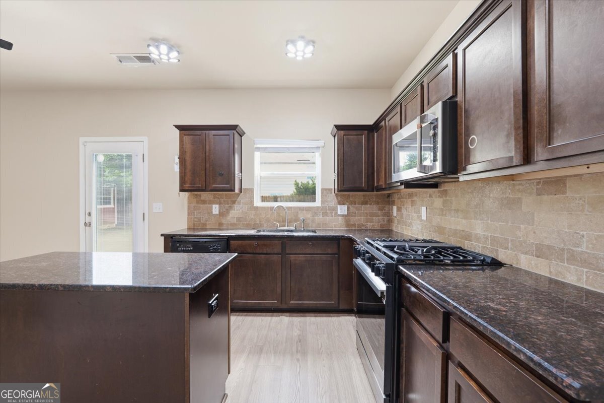 2466 Foxy Drive Property Photo 4