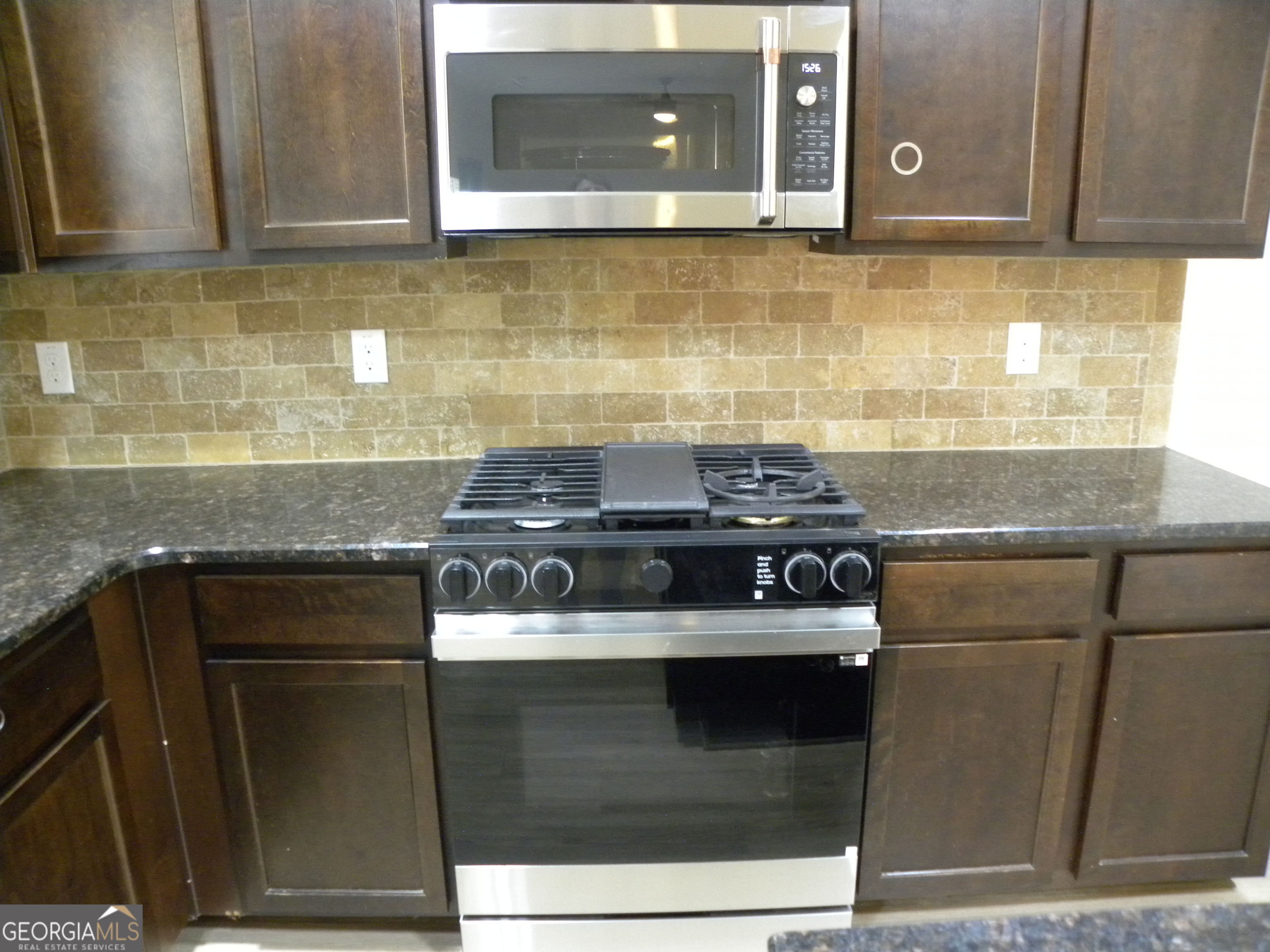 2466 Foxy Drive Property Photo 14