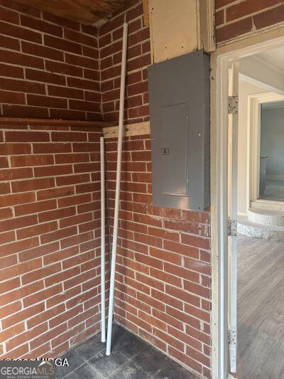 708 Richmond Street Property Photo 27