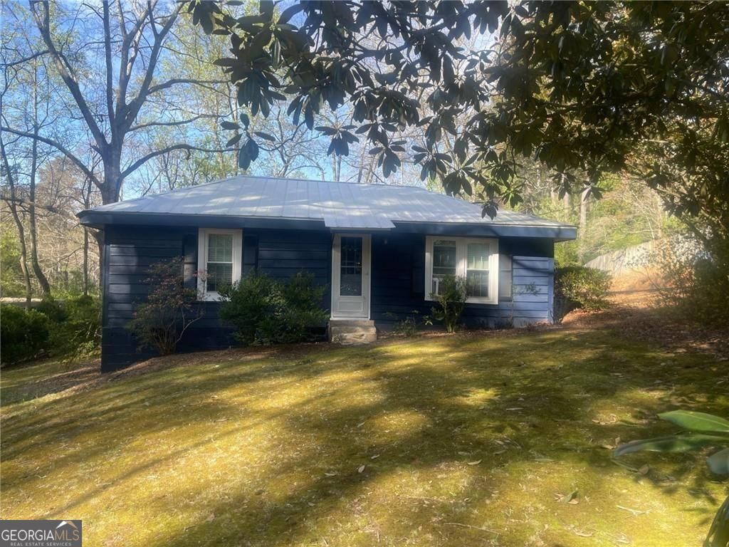16040 Henderson Road Property Photo 1