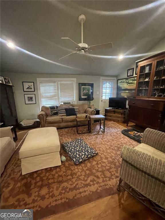 16040 Henderson Road Property Photo 2