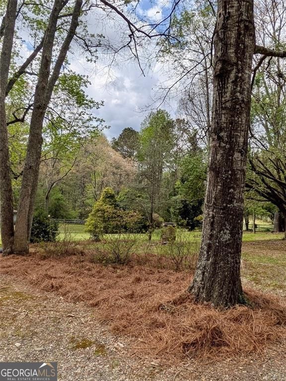 16040 Henderson Road Property Photo 8