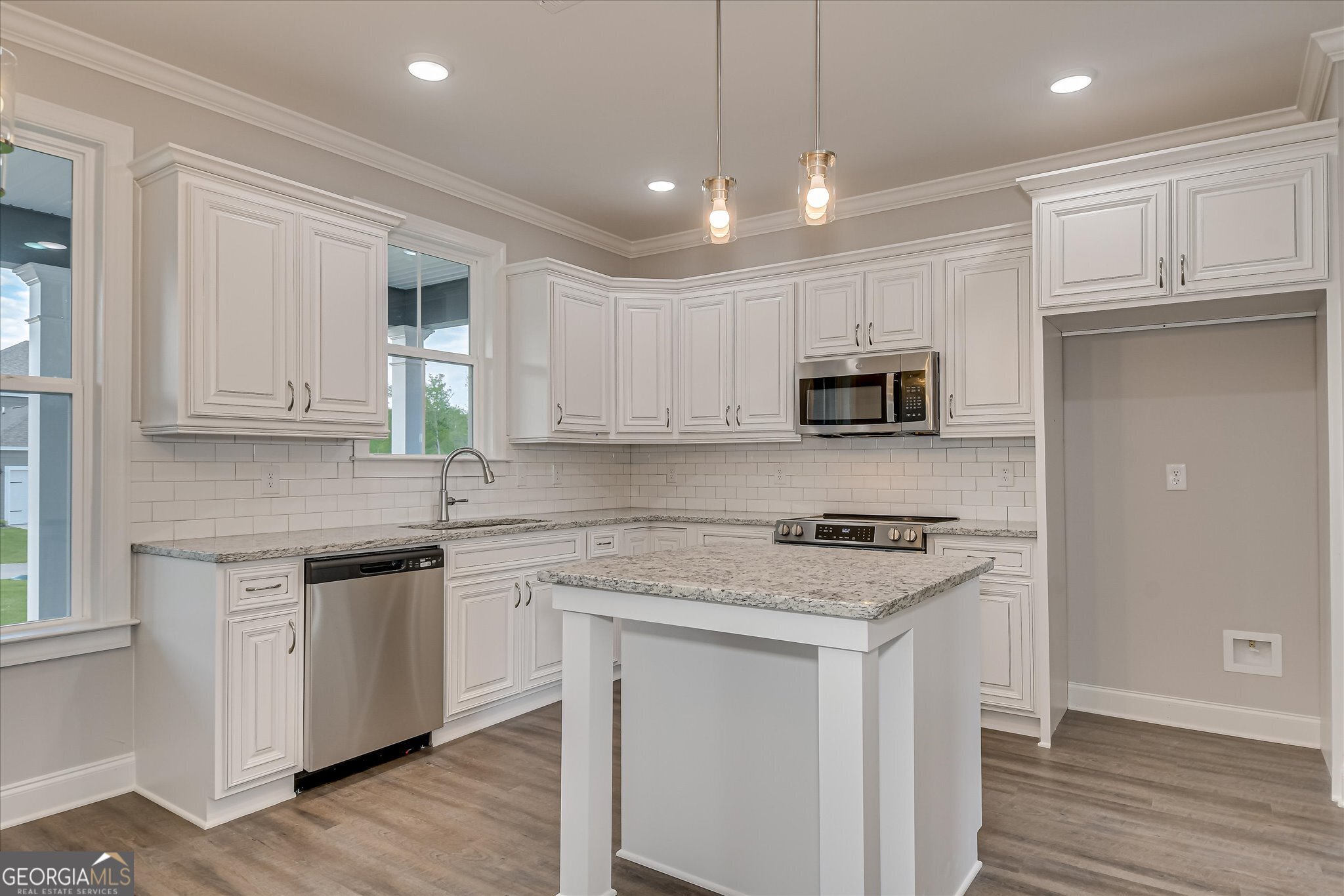 1817 Harbury Drive Property Photo 13