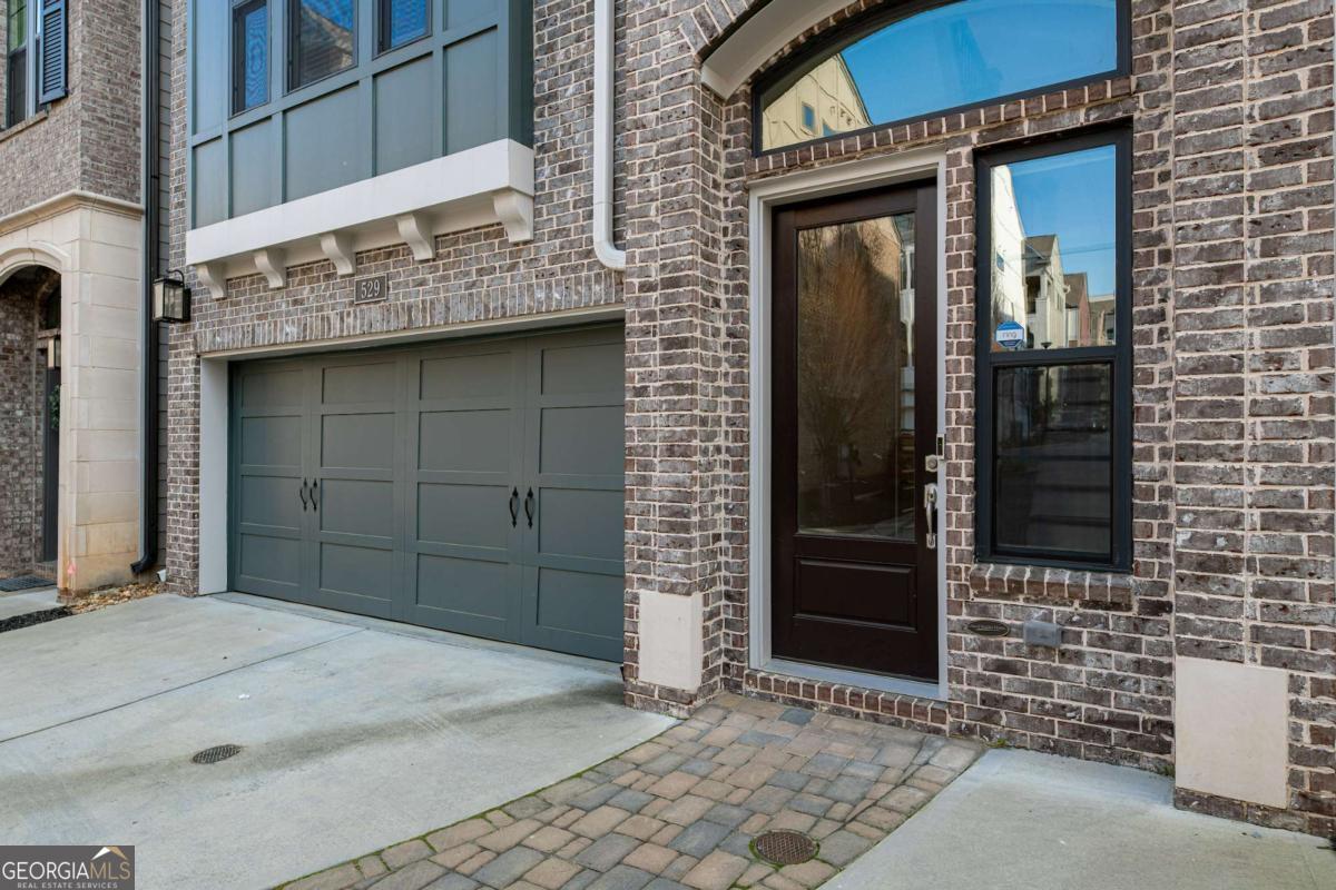 529 Broadview Place Ne Property Photo 5