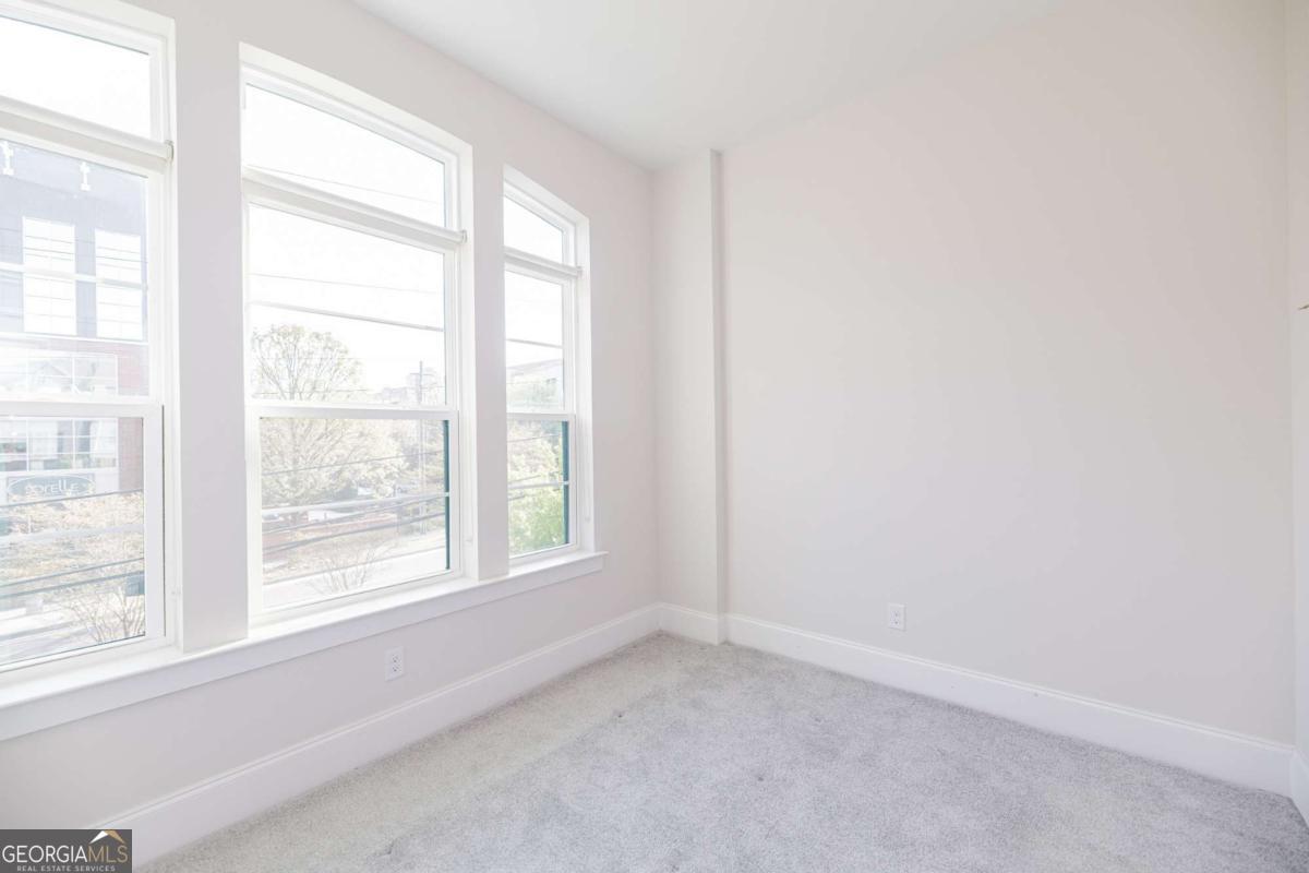 529 Broadview Place Ne Property Photo 13